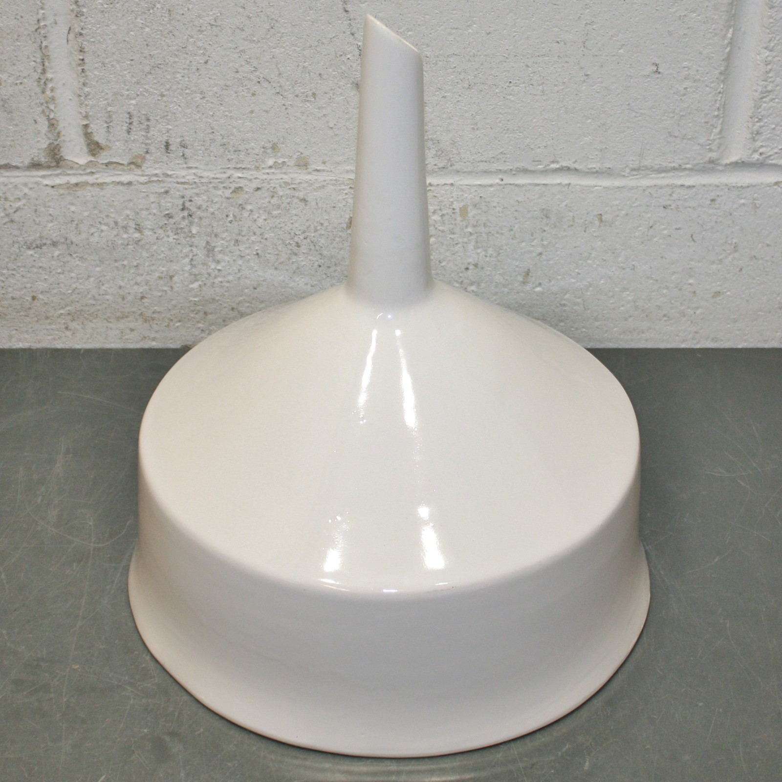 Chemglass Ceramic Buchner Funnel CG-1888-09, 4.8 L, 280 mm, 27mm x 140mm Stem