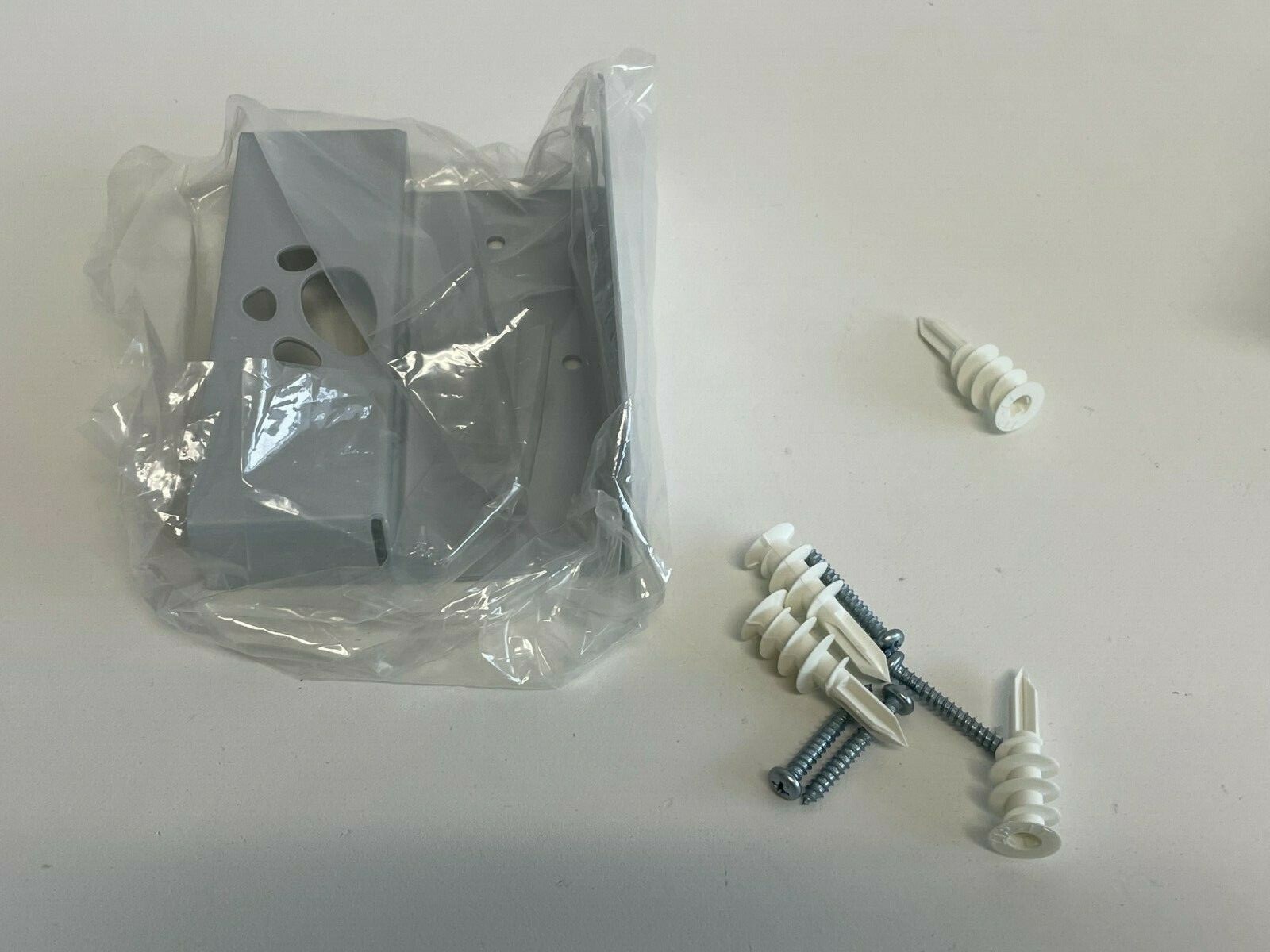 N16: 3m Bair Paws Rail/Wall Mount Bracket 90074