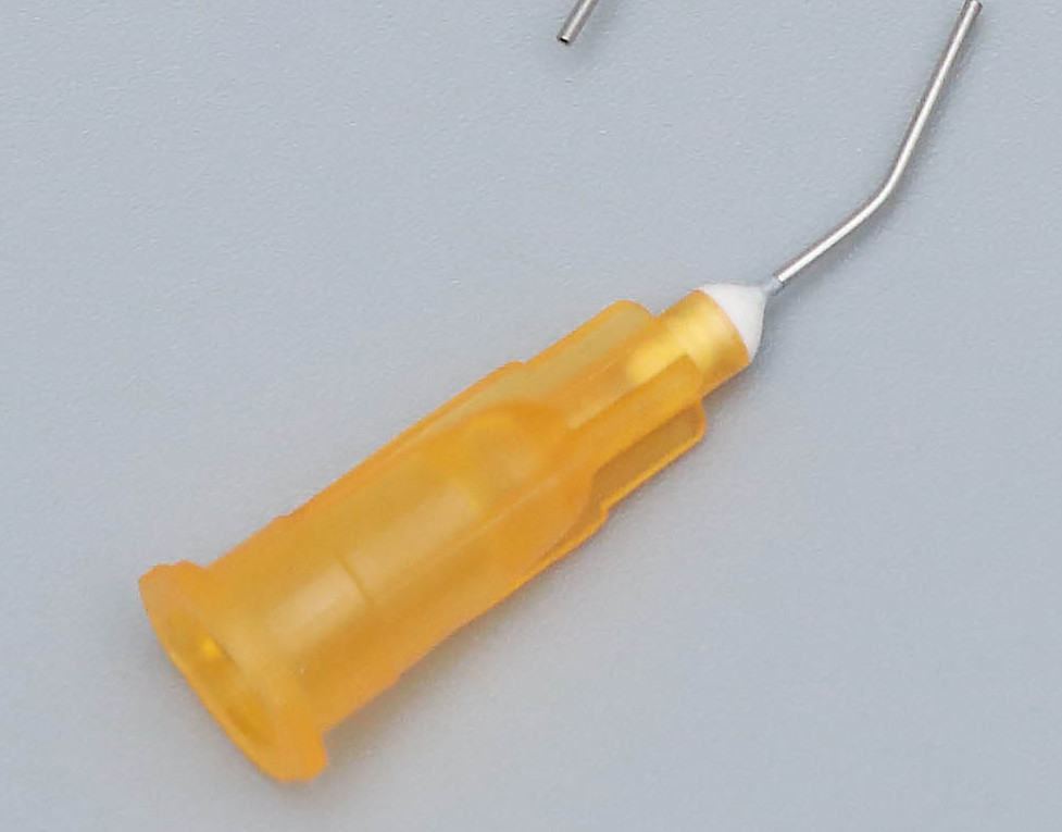 PacDent type Disposable, blunt end pre-bent needle tips for Etchants, flowables