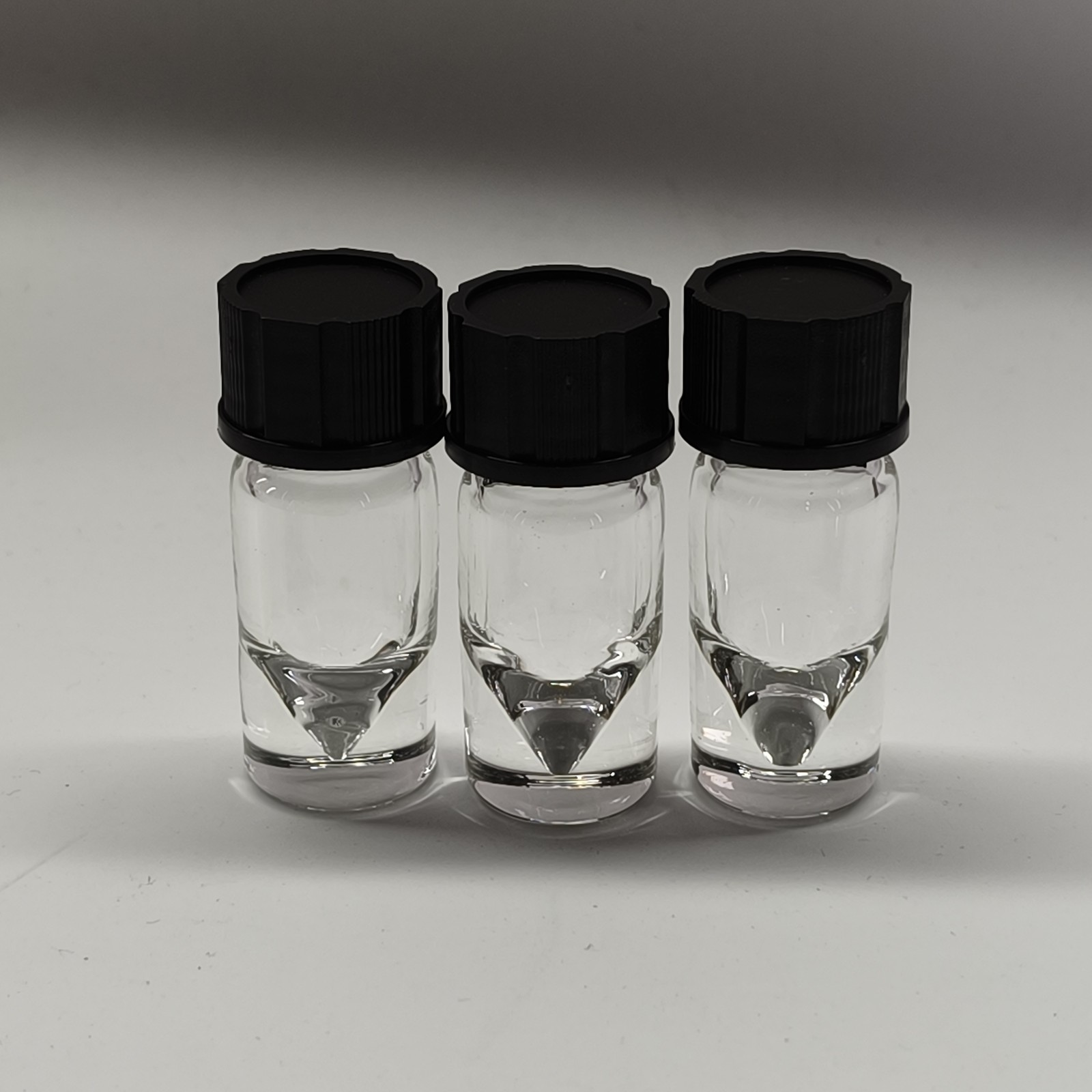 3mL Clear Borosilicate Glass Vial V-Shape with Solid Cap, Pack of 100 Vials Lab