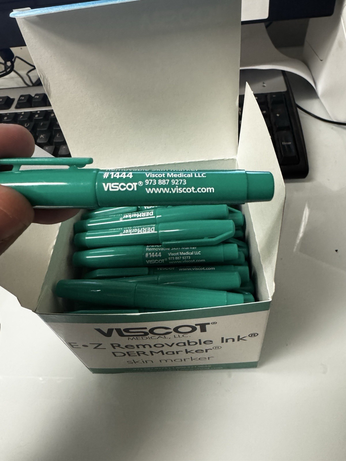 Skin E-Z Skin Marker Regular Tip Green, Non-Sterile VISCOT #1444, 50/Each/BOX.