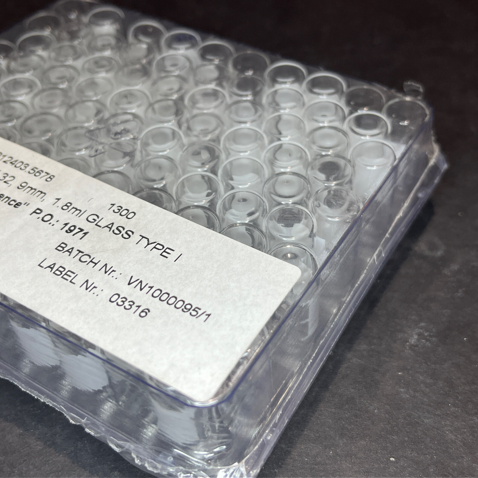VWR Clear Glass Vial 1.8 ml 9 mm Screw Neck 12 x 32 mm Total of 100 Vials