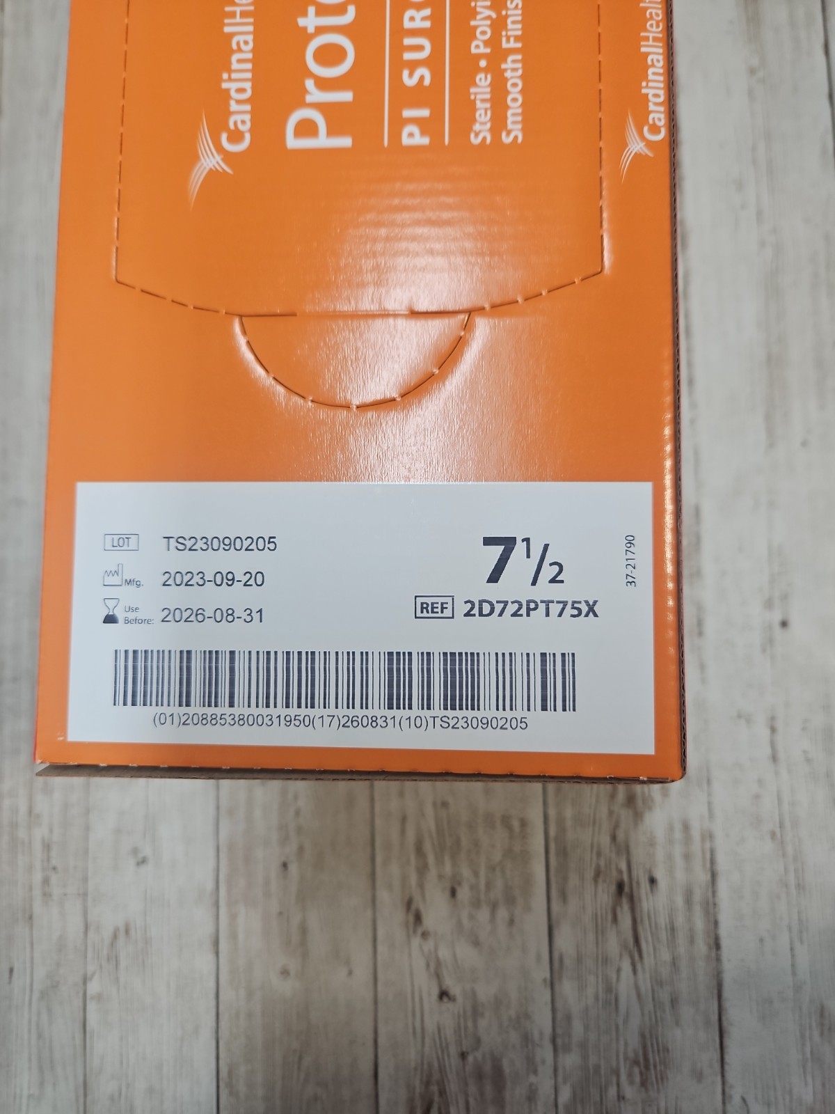 Protexis PI Surgical Gloves *1 CASE 200 Pair* Cardinal Size: 7.5 Exp: 08/26