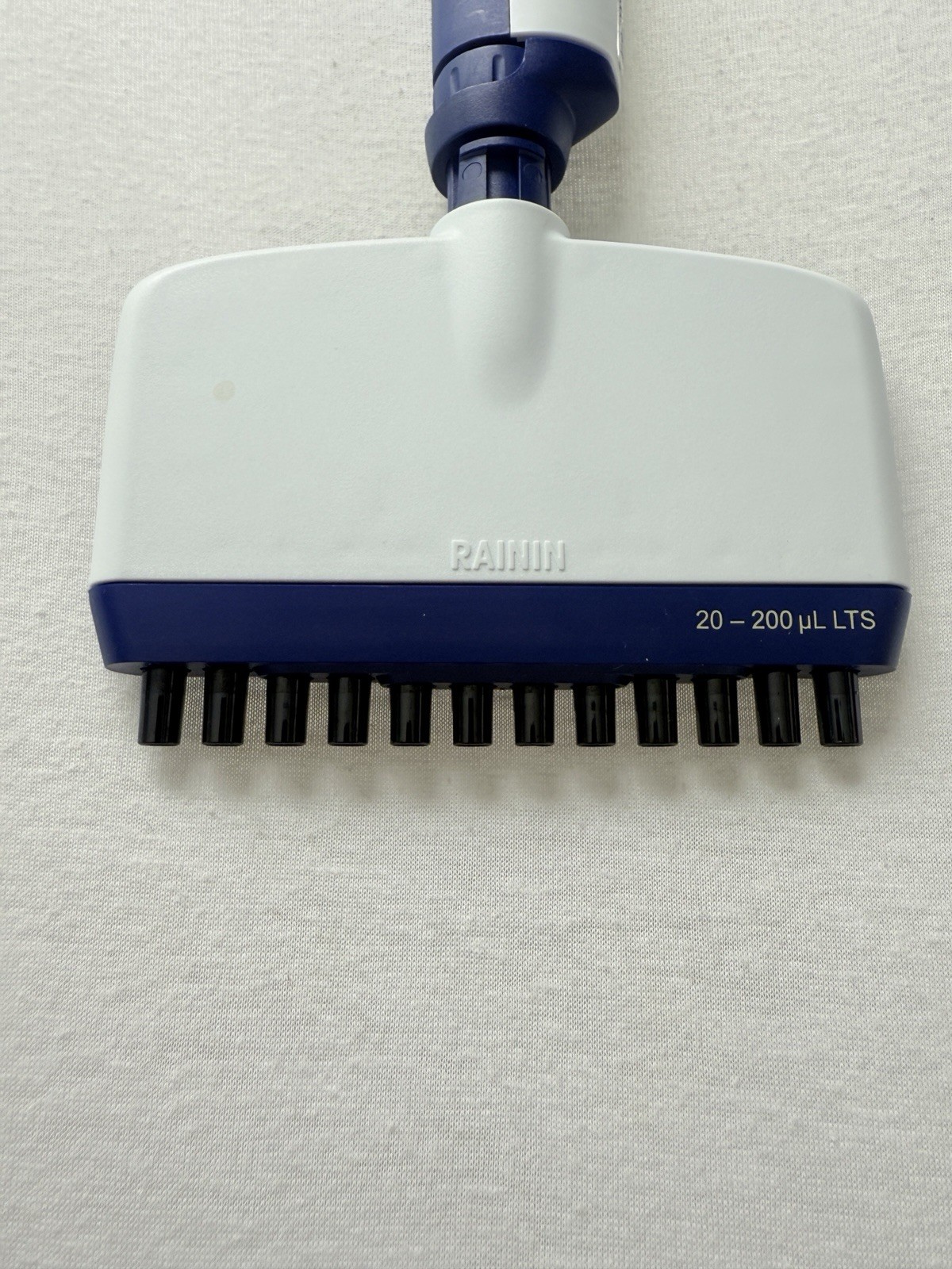 RAININ Pipet-Lite L-200 XLS 20-200uL LTS Multi Adjustable 12-Channel Pipette