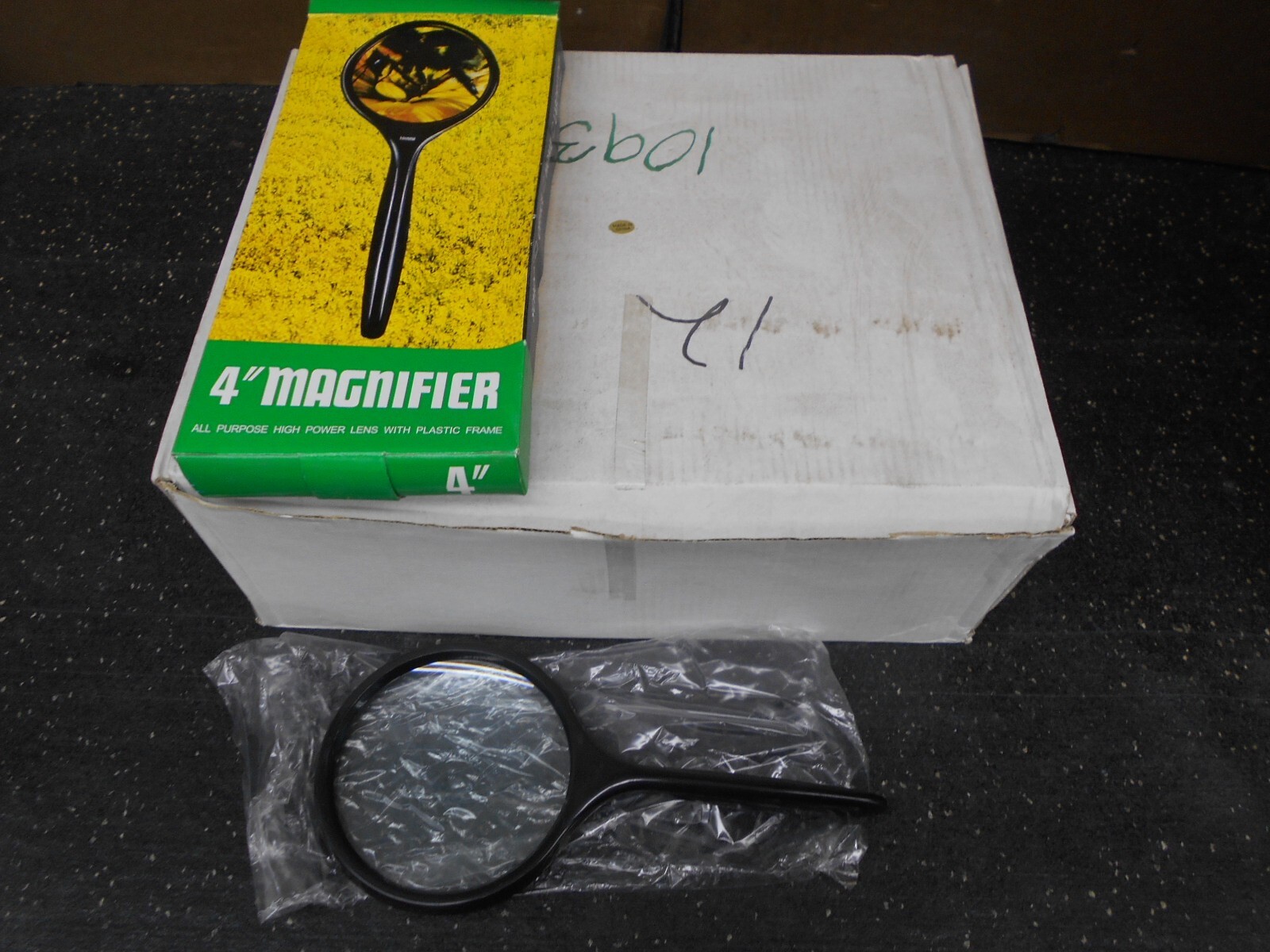 12 PLASTIC FRAMED MAGNIFIER LENS 1093 6 4” DIAMETER 2.5x MAGNIFICATION
