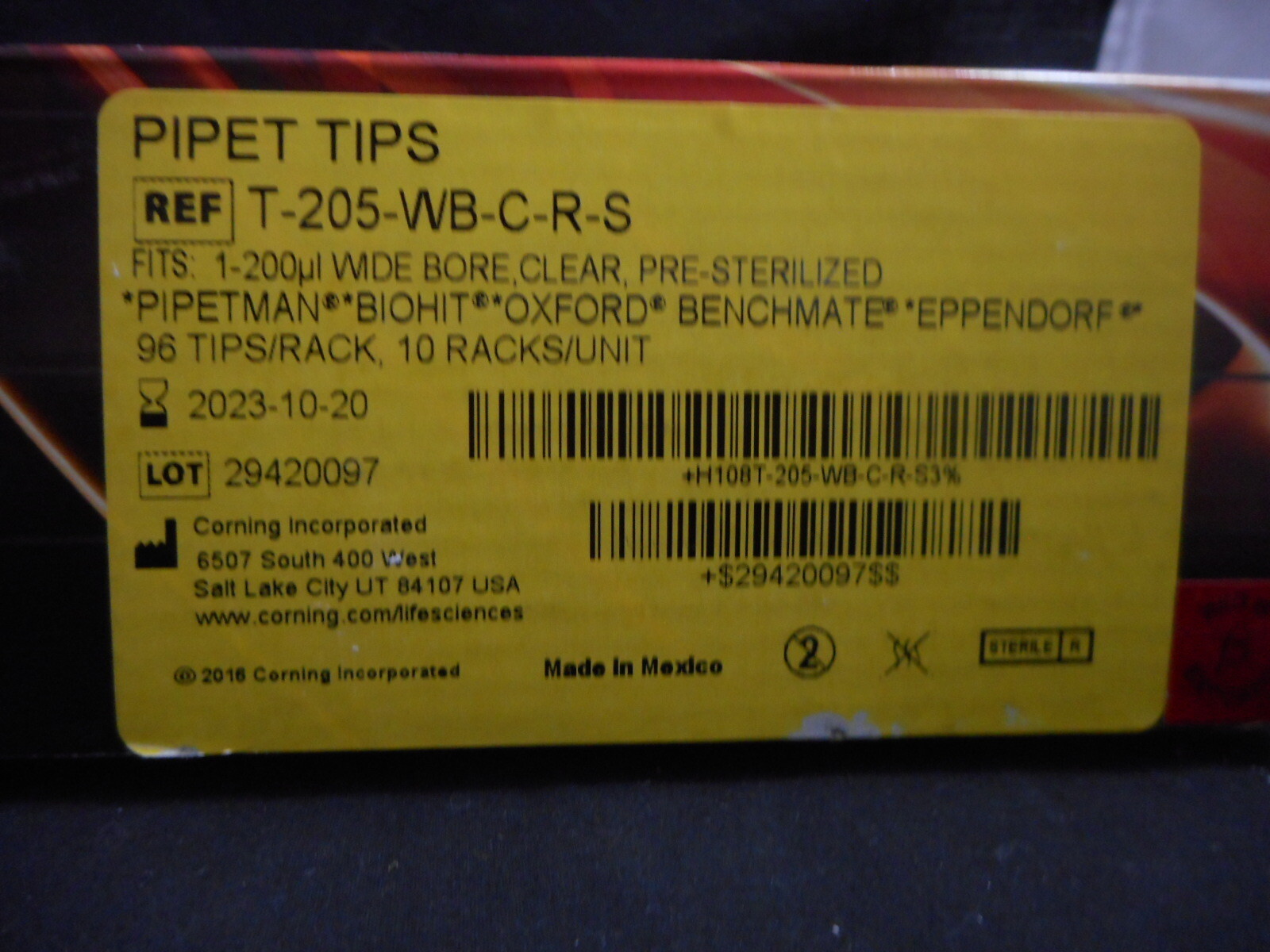AXYGEN 1-200µL Universal Wide Bore Pipette Tips Clear Sterile Racked 960/Pack