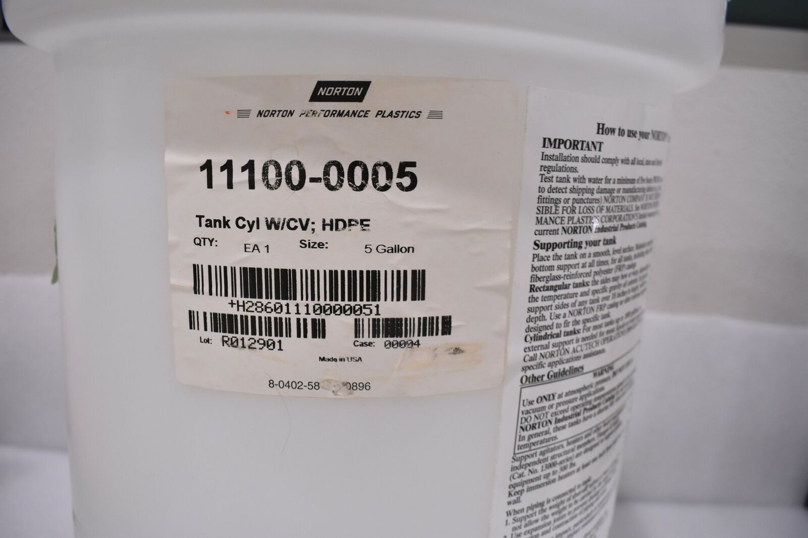 NORTON PERFORMANCE PLASTIC 11100-0005 5 GALLON 18 LITER CYLINDRICAL TANK NO LID