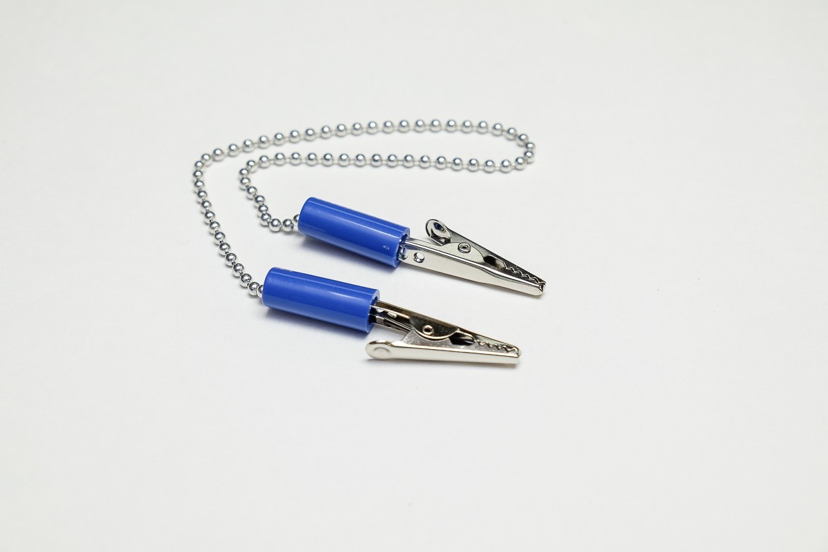 DENTAL BIB HOLDER CLIP FLEXIBLE BALL CHAIN – COLOR CODED BLUE 001-5555