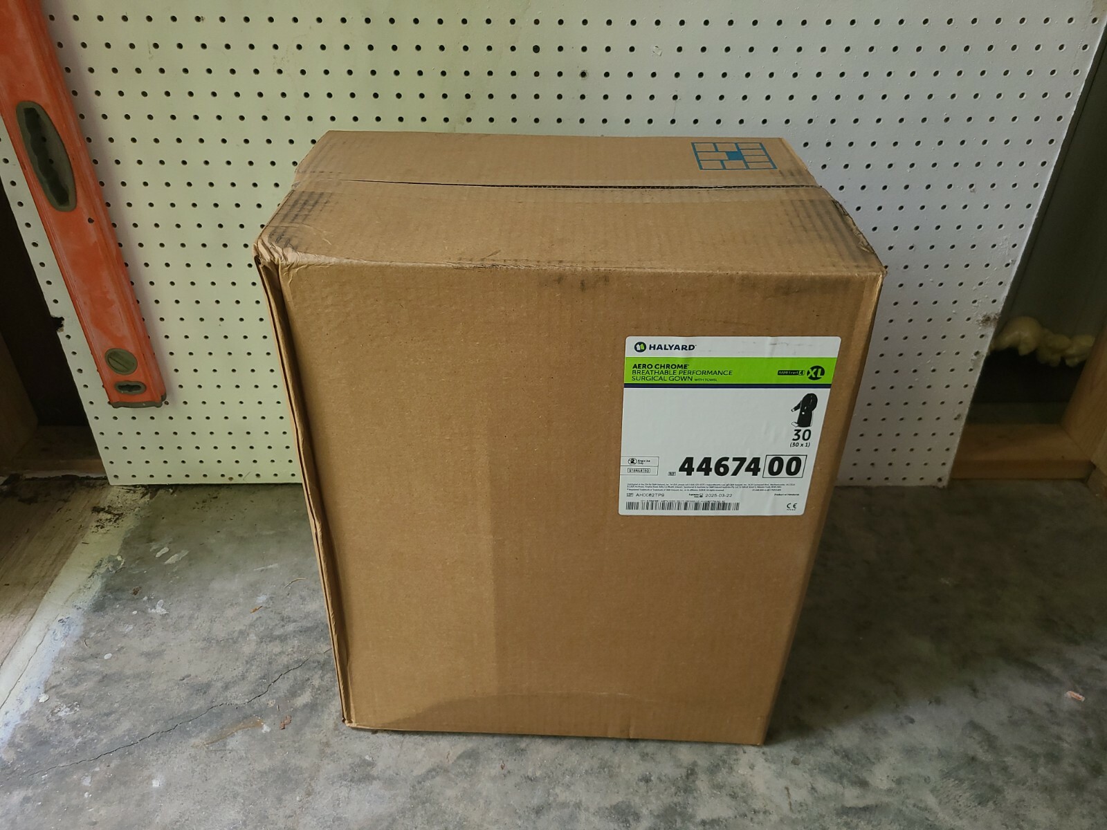 30 Halyard Aero Chrome Performance Surgical Gown w/Towel XL-44674-AAMI Level 4