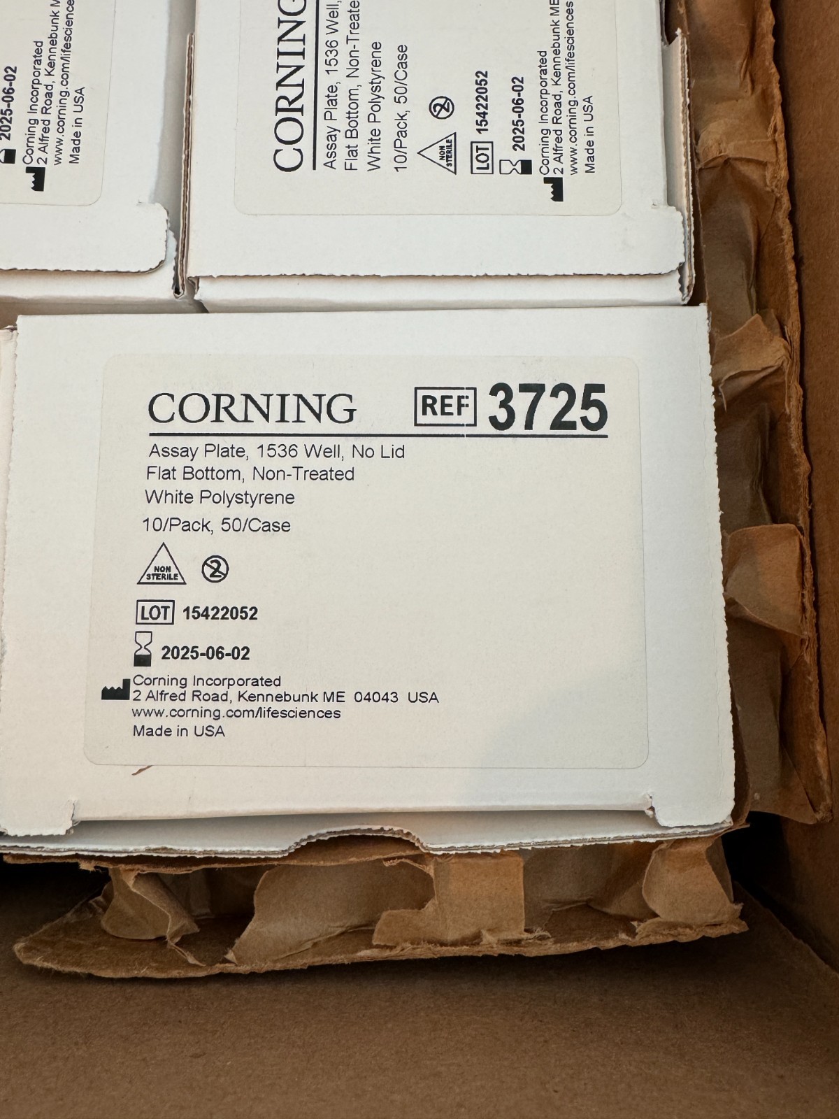 Corning 3725 Polystyrene Flat Bottom 1536 Well Solid White Microplate Case of 50