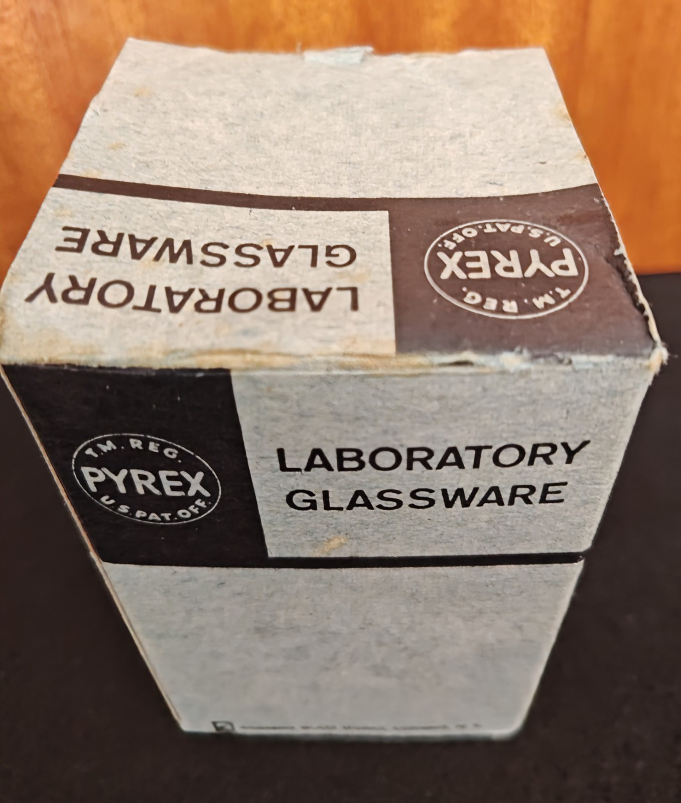 Vintage Pyrex Laboratory Glass Ware 125 ML Dbl Spout – Original Box – Perfect!