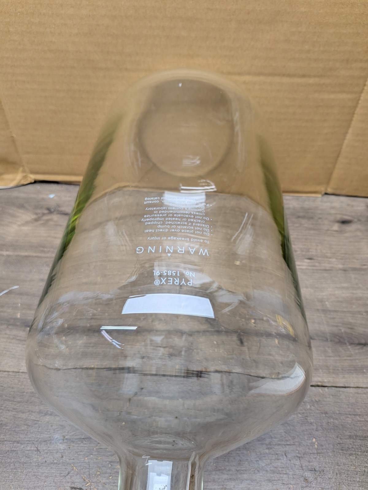 NOS PYREX 1585-9L is a heavy-wall, 9-liter borosilicate glass serum bottle