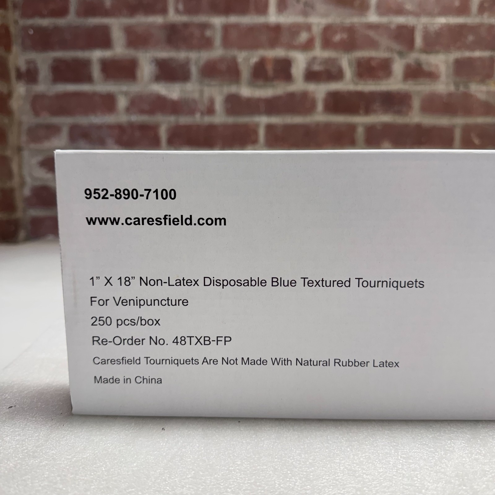 Caresfield 1″ x 18″ Non-Latex Disposable Blue Textured Tourniquet NEW