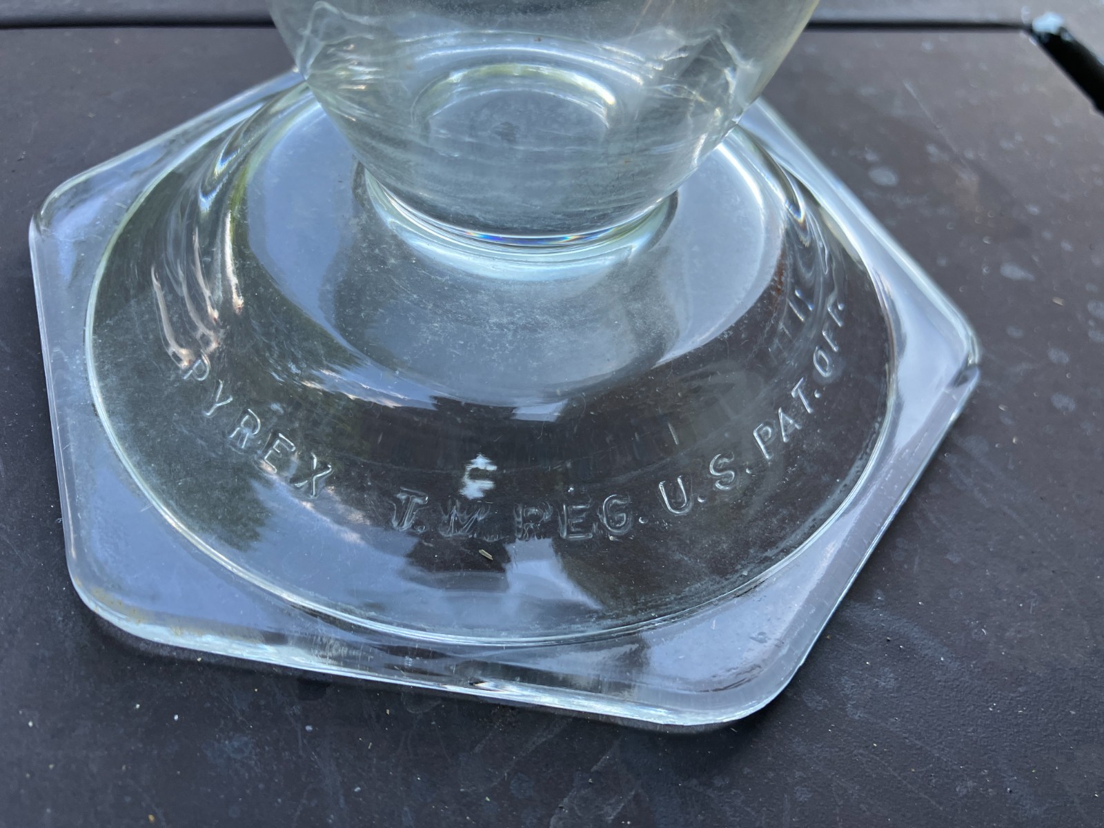Vintage Pyrex graduated flask / beaker