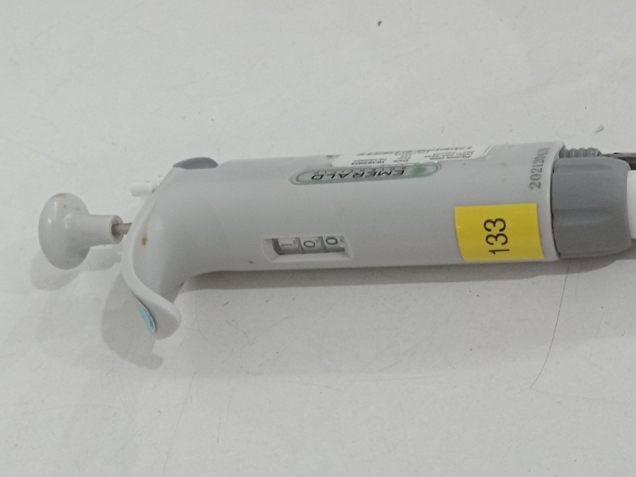 Emerald Scientific Pipette 100-1000ul