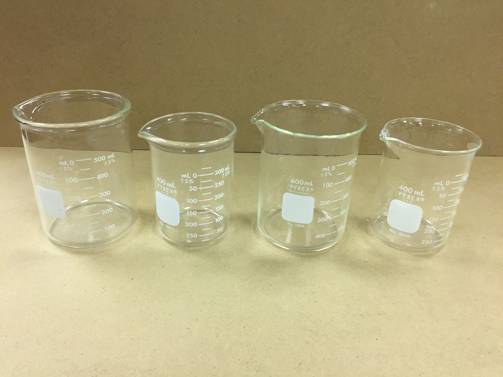 Pyrex Assorted Size Lab Glass Beakers Heavy Duty and Low Form Griffin Lot of 4
