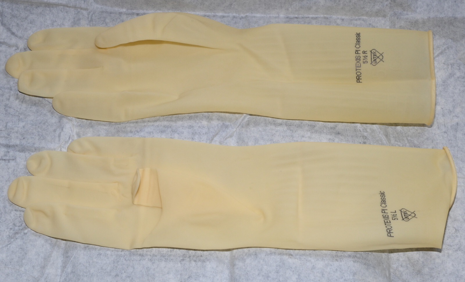 50 Pair Protexis PI Micro Surgical Sz 5.5 Gloves 2D72PL55X 5-1/2 Cardinal Health