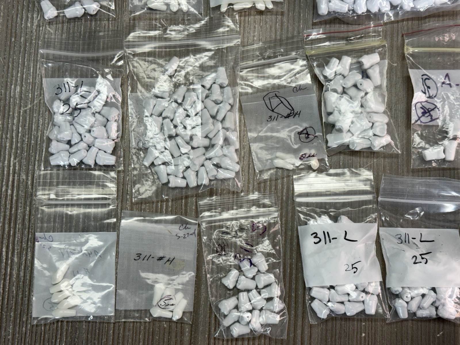 Large Lot of 450 Genuine Nissin A4A-311 Pediatric Typodont Teeth