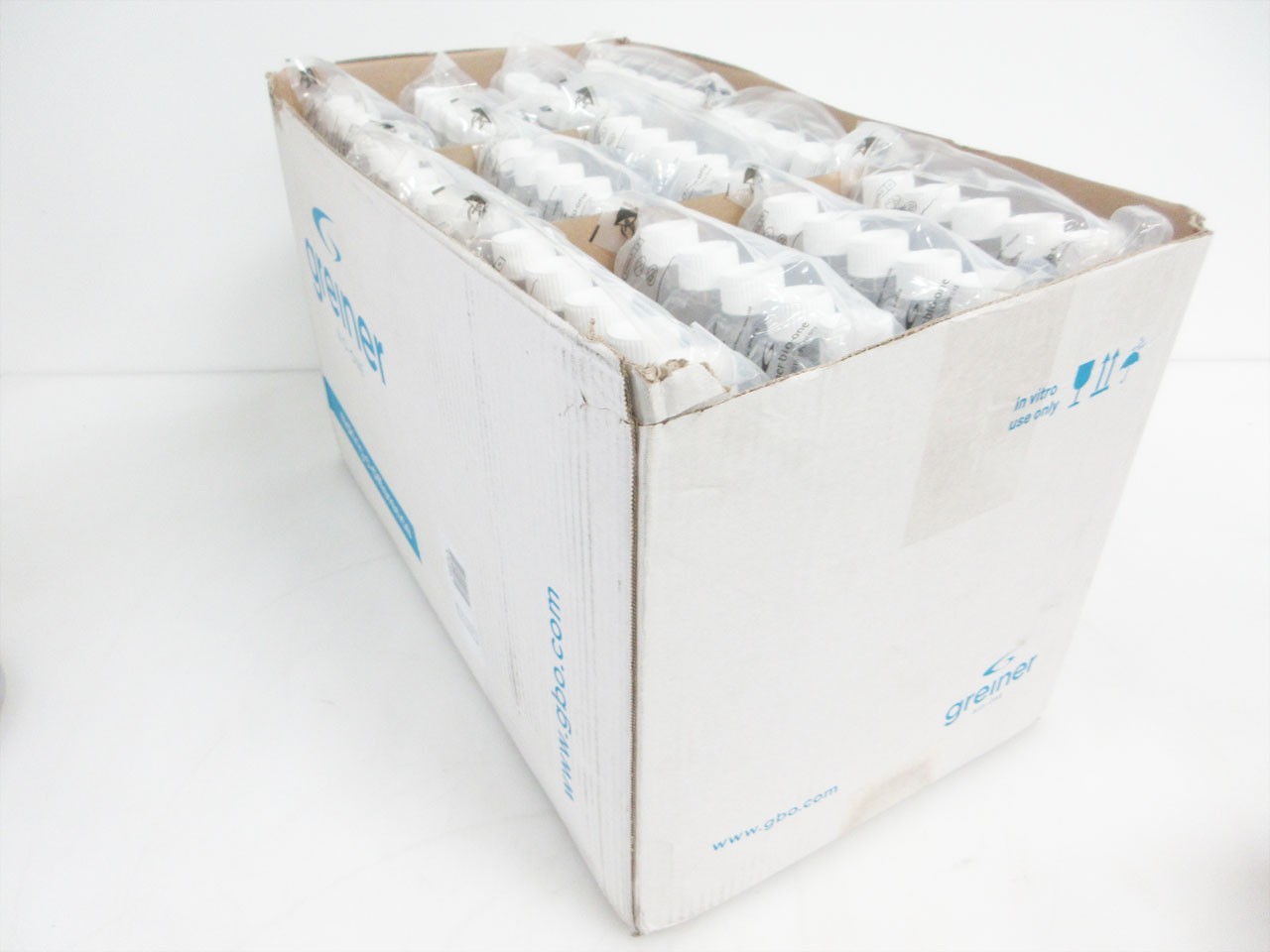 BOX 120 (OF 120) GREINER 658195 250 ML CELLSTAR CELL CULTURE FLASKS EXP 09-2027