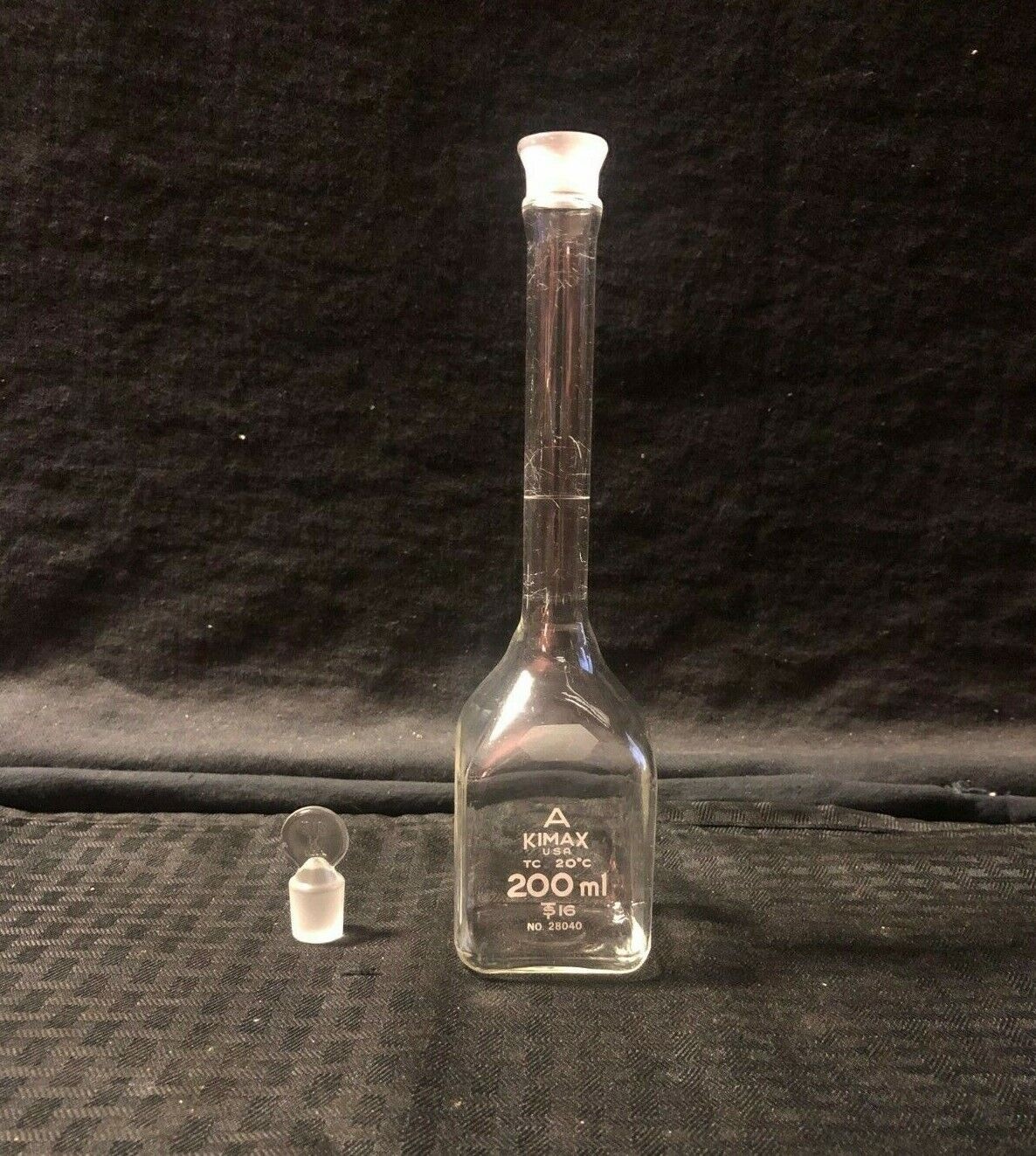 Kimble KIMAX Glass Square TD/TC 200ml Volumetric Flask #16 Stp, 28040-200