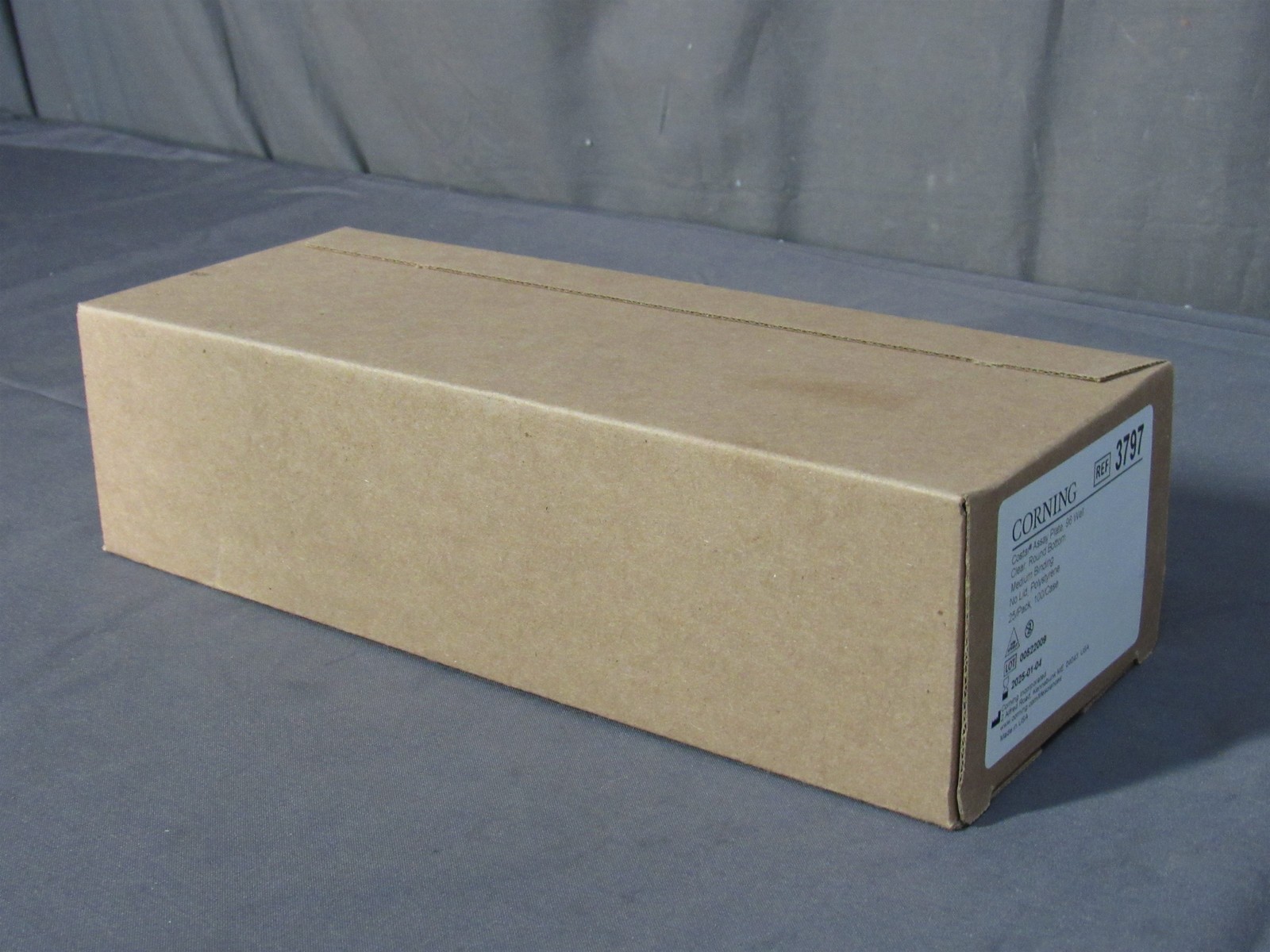 * New Box of 25 Corning 3797 COSTAR 96-Well Assay Plate/Clear/Round Bottom