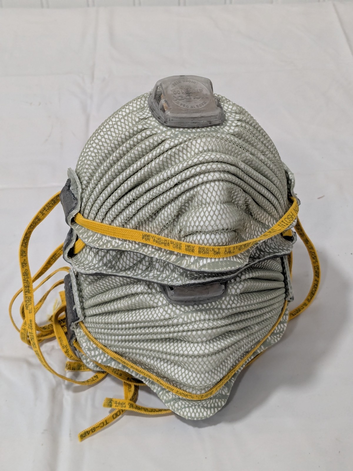 Moldex Disposable Particulate Respirator: Size Medium/Large Box of 5 4700N100