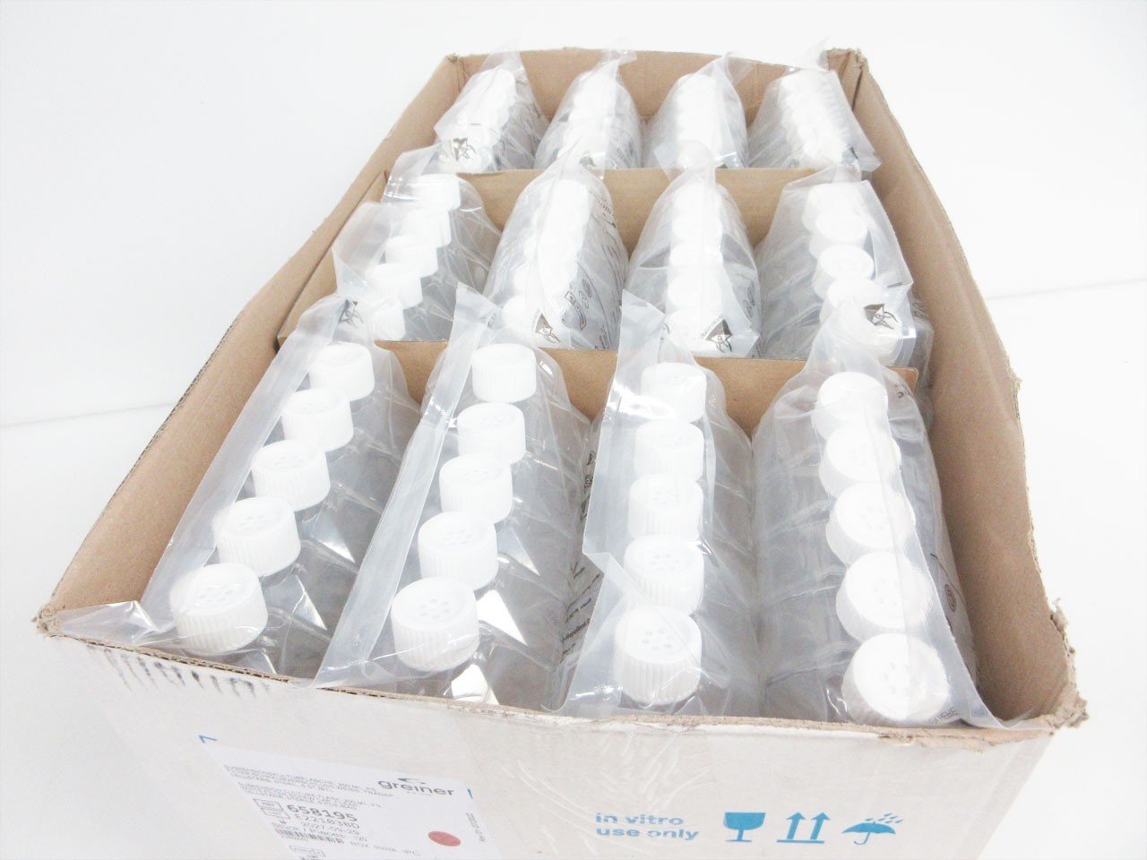 BOX 120 (OF 120) GREINER 658195 250 ML CELLSTAR CELL CULTURE FLASKS EXP 09-2027
