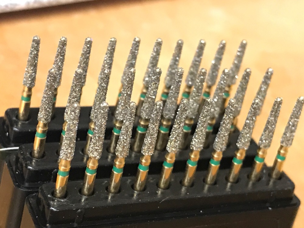Diamond Burs 100X G/198L-856-019 1.9 mmDiameter 8.5mm Cutting Length. CourseGrit