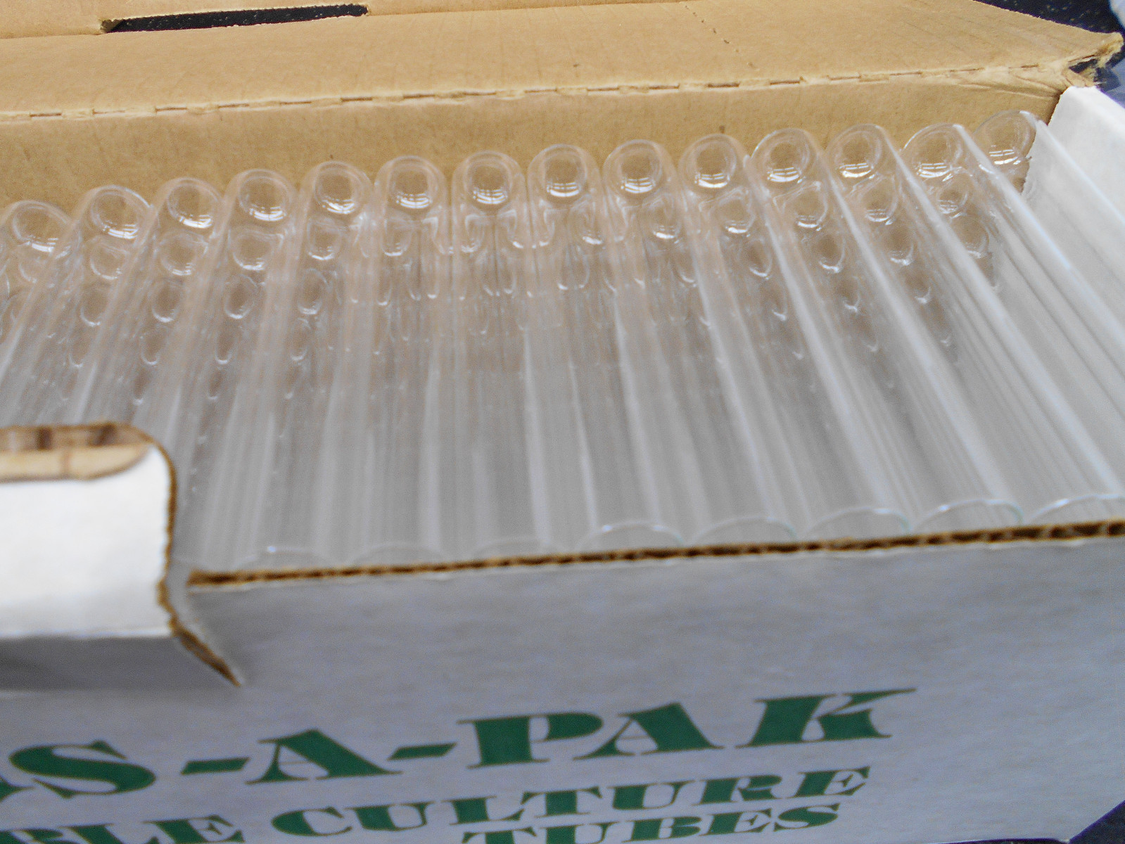 BORAX DISPOSABLE BOROSILICATE GLASS TUBES APPROX 250 16X100 MM