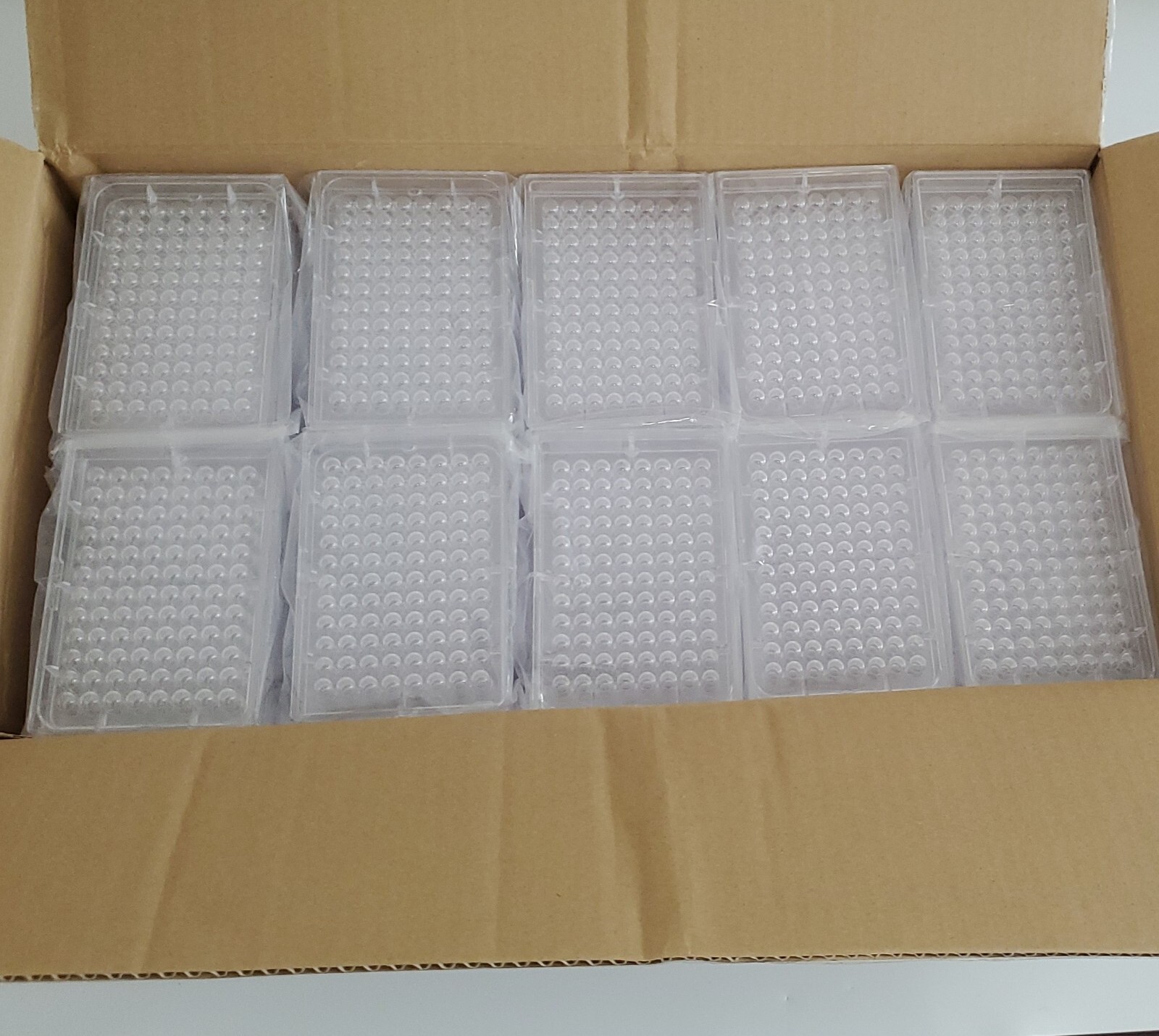 *NEW IN FACTORY BOX* BOX OF 100 Perkin Elmer CMG-555-1 Low Well Plates +Warranty