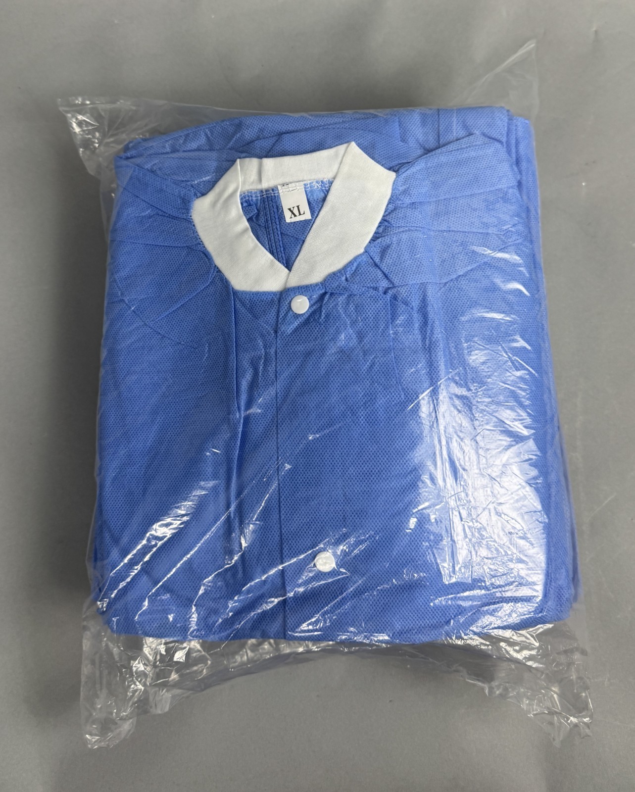 LOT OF 40 ULINE S-42018BLU-X DISPOSABLE LAB COATS: blue, unisex, XL|010-9278029