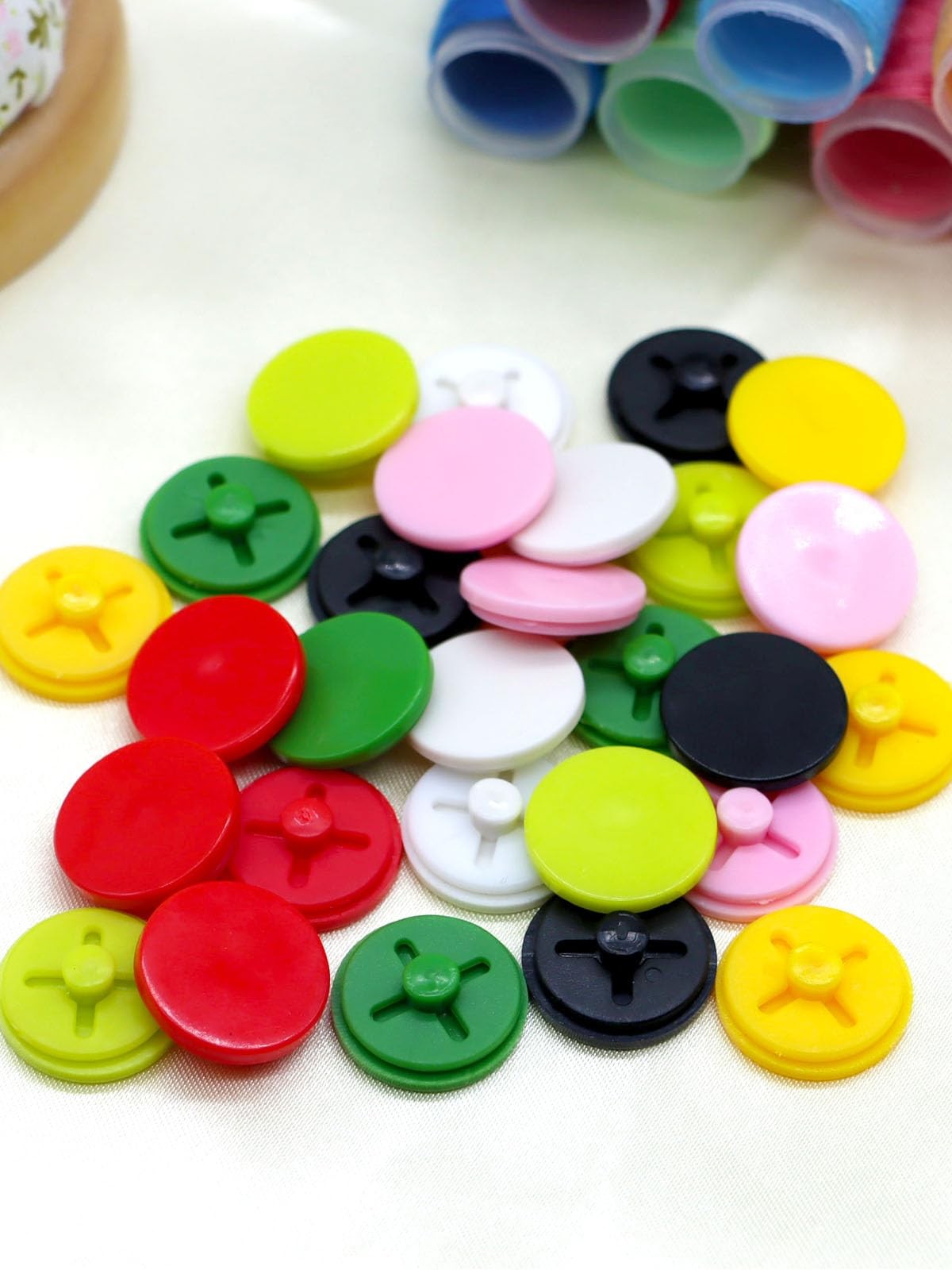 28 Pcs Running Bib Clips for Runners – Race Bib Fasteners in 7 Colors