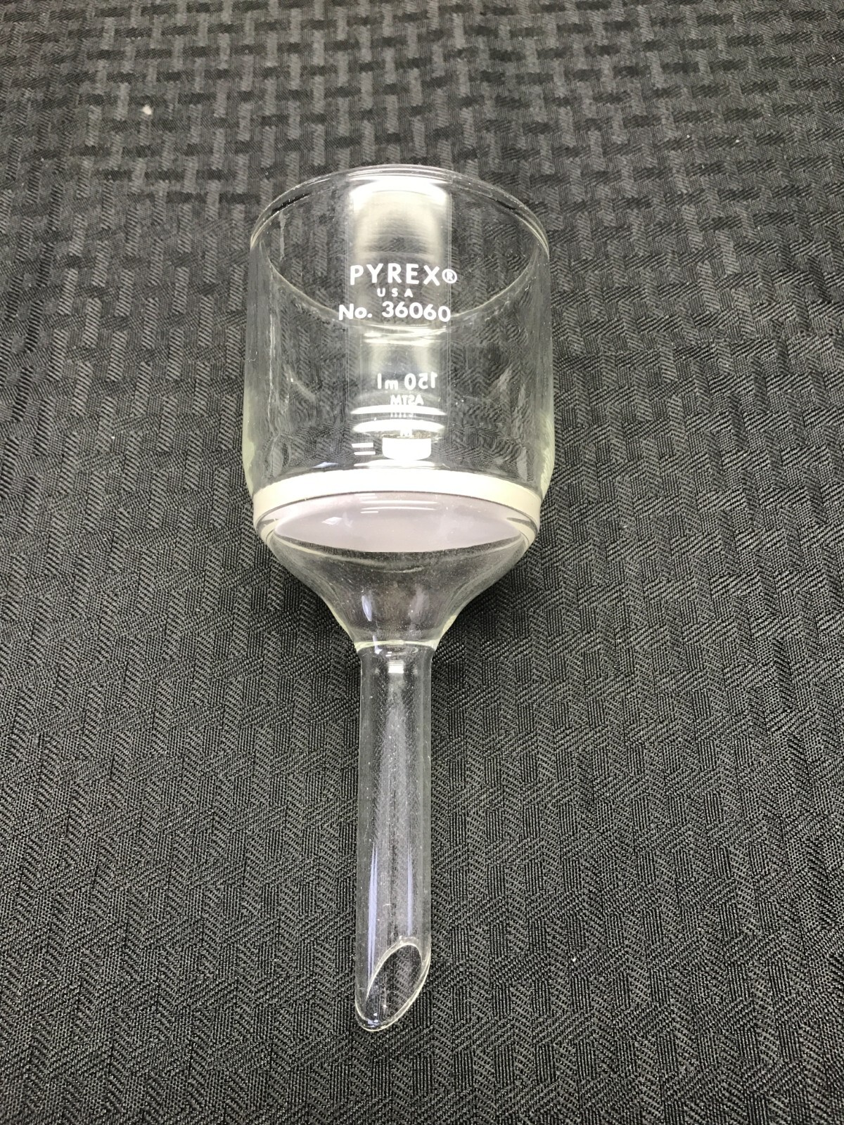 PYREX Glass 150mL Medium Frit Buchner Filter Funnel 60mm Disc 36060-150M