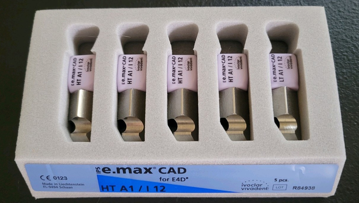 E4D IPS e.max CAD for E4D 4 Packs 2- I 12 HT A1, HT A3 and 2 -C 14 HT A2, HT C3.