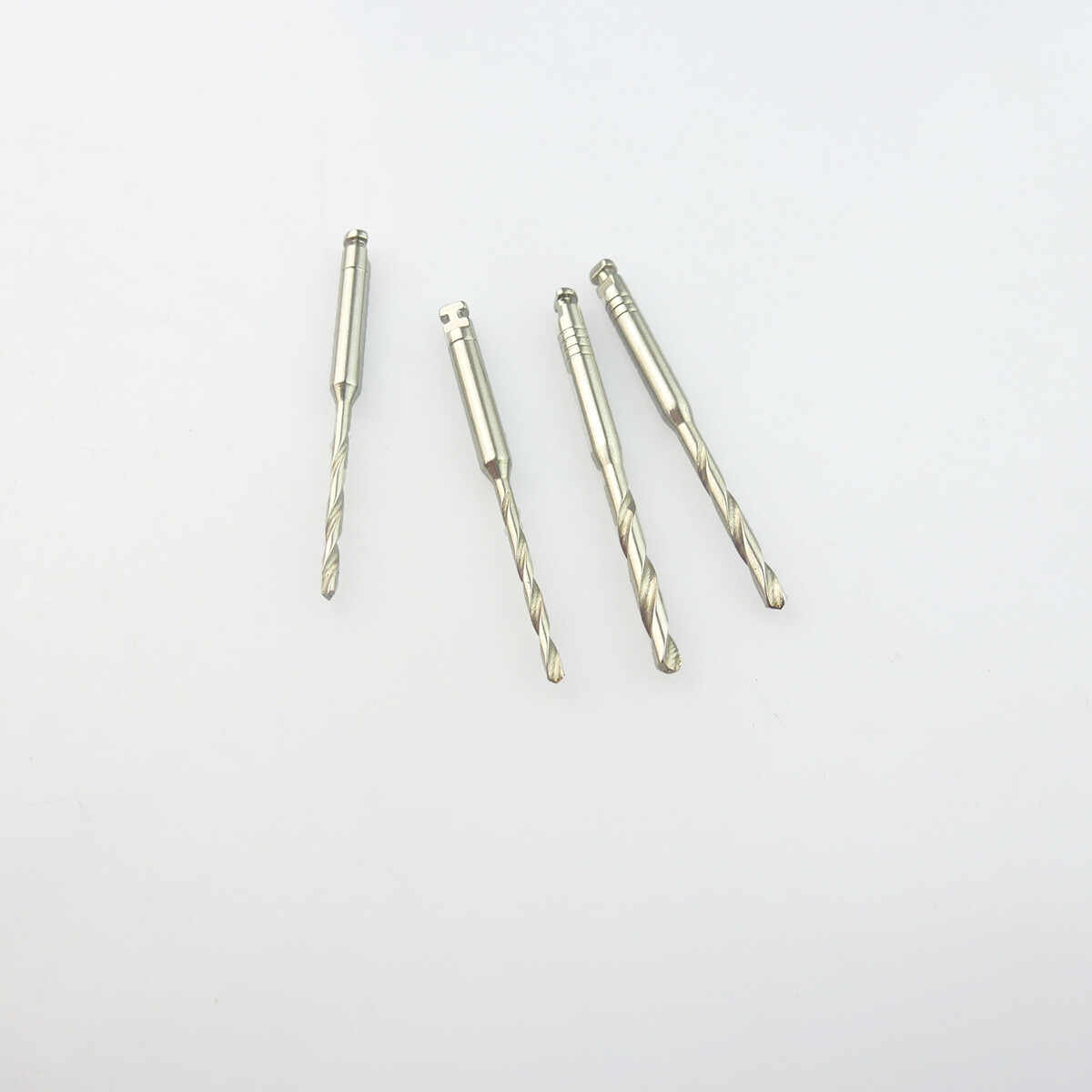 20Pcs Dental Endodontic Quartz Fiber Post Resin Glass Screw Pile&4Drills Assored