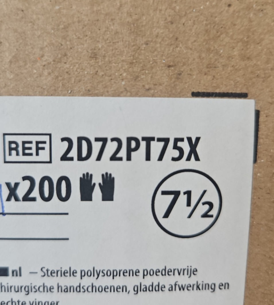 Protexis PI Surgical Gloves *1 CASE 200 Pair* Cardinal Size: 7.5 Exp: 08/26