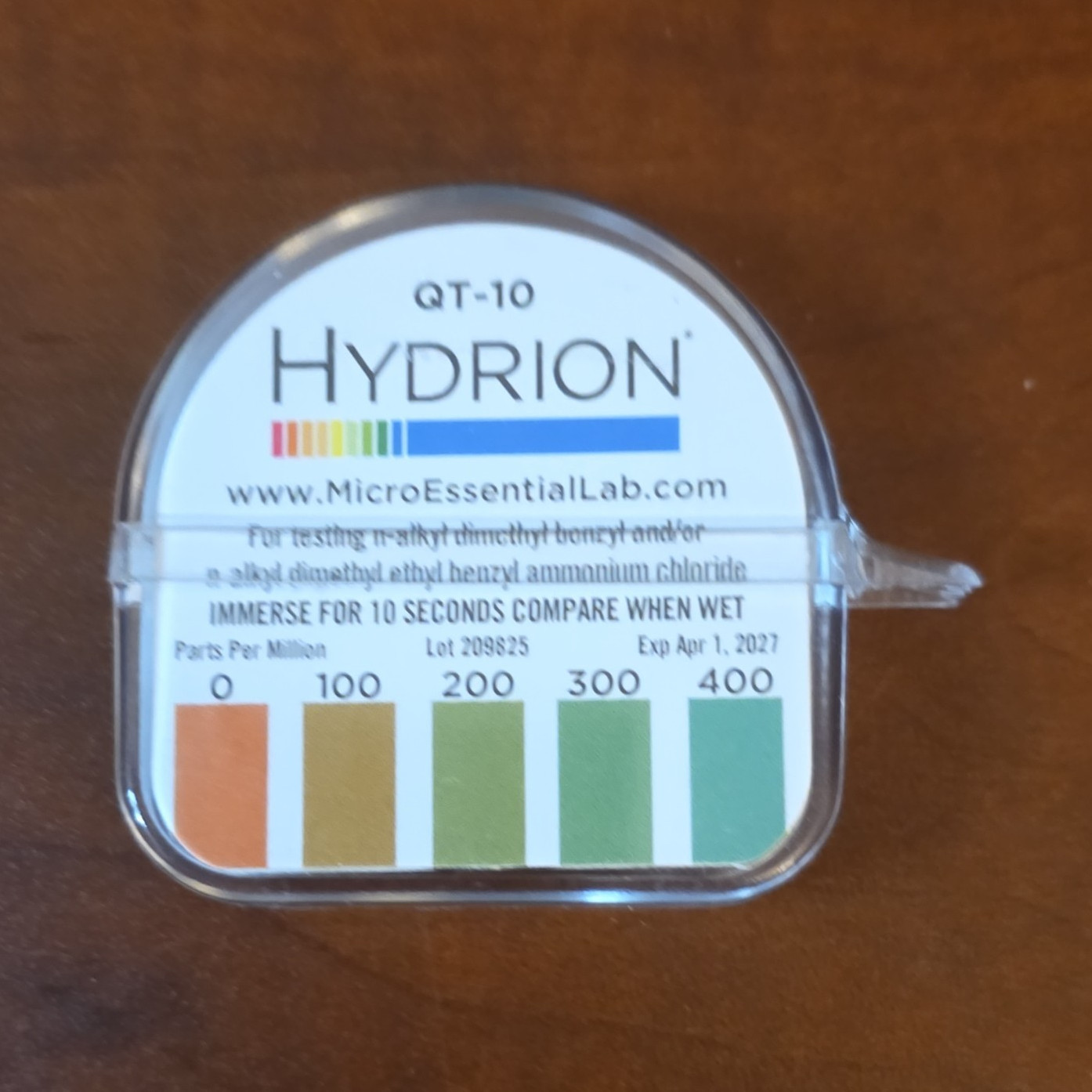 Hydrion QT-10 Quat Test Strips Dispenser 0-400 ppm Exp Apr 1 2027