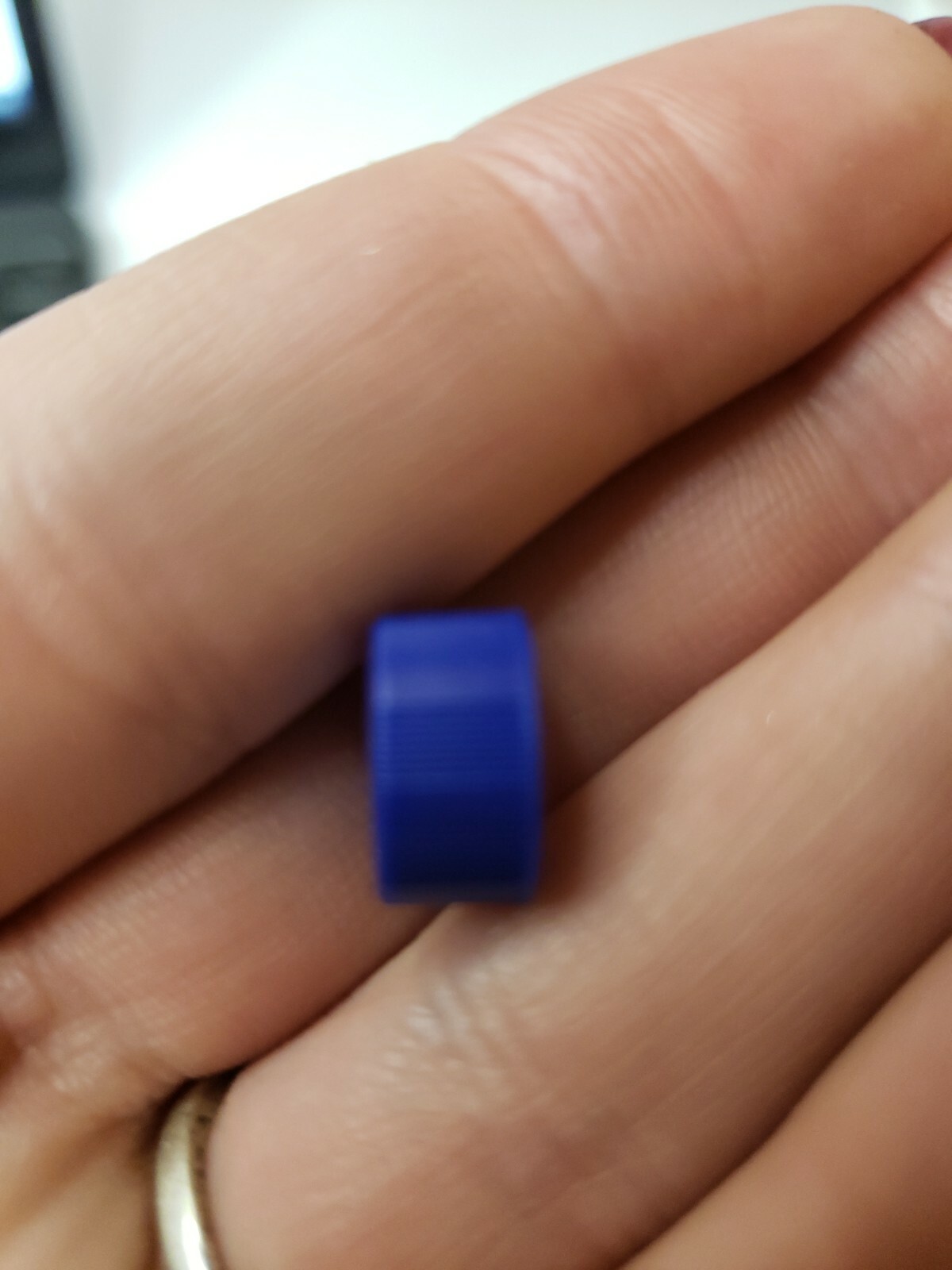 9MM Blue Screw Cap, PTFE/Silicone. One 100 Qnty Bag.