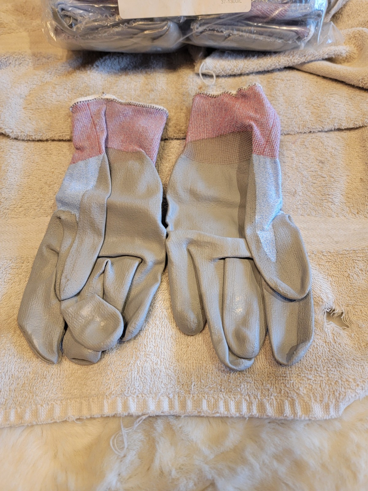 Cut-Less Majestic 37-1300/L Diamond Seamless Knit Glove, Vend, 12pk.