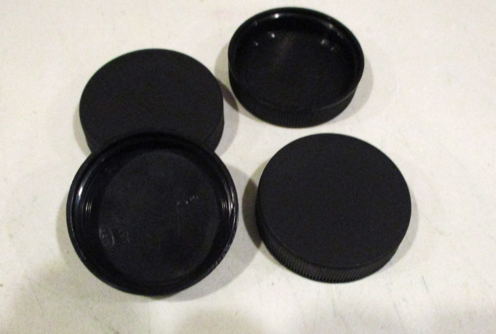 45/400 Black Poly Ribbed Unlined Smooth Top Screw-On Caps- 10-25-100 Packs