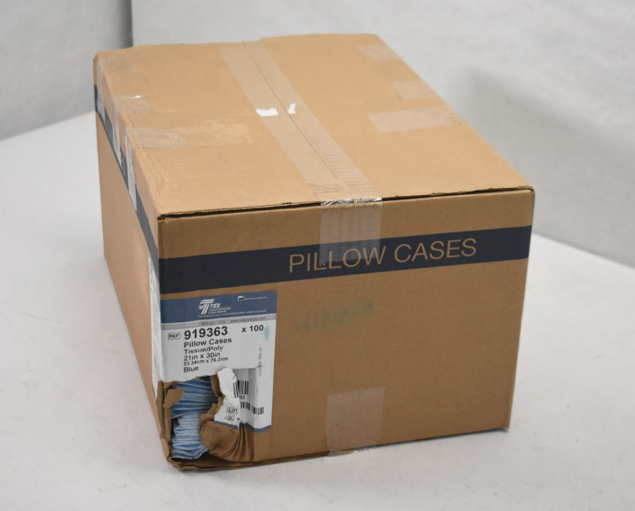 Lot of 100 Tidi Everyday Pillowcases Tissue/Poly Standard Disposable 21″ x 30″
