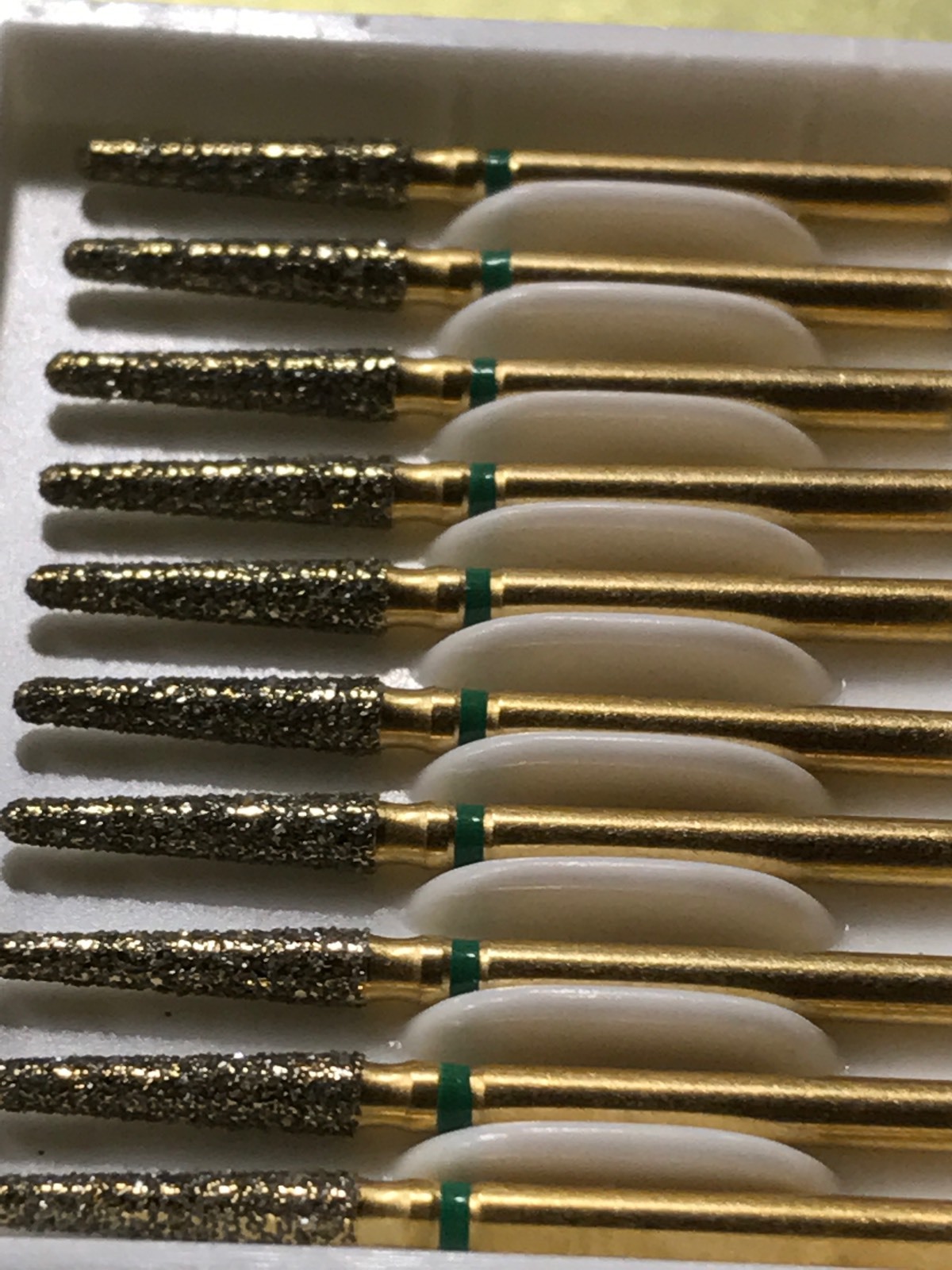 Diamond Burs 100X G/198L-856-019 1.9 mmDiameter 8.5mm Cutting Length. CourseGrit