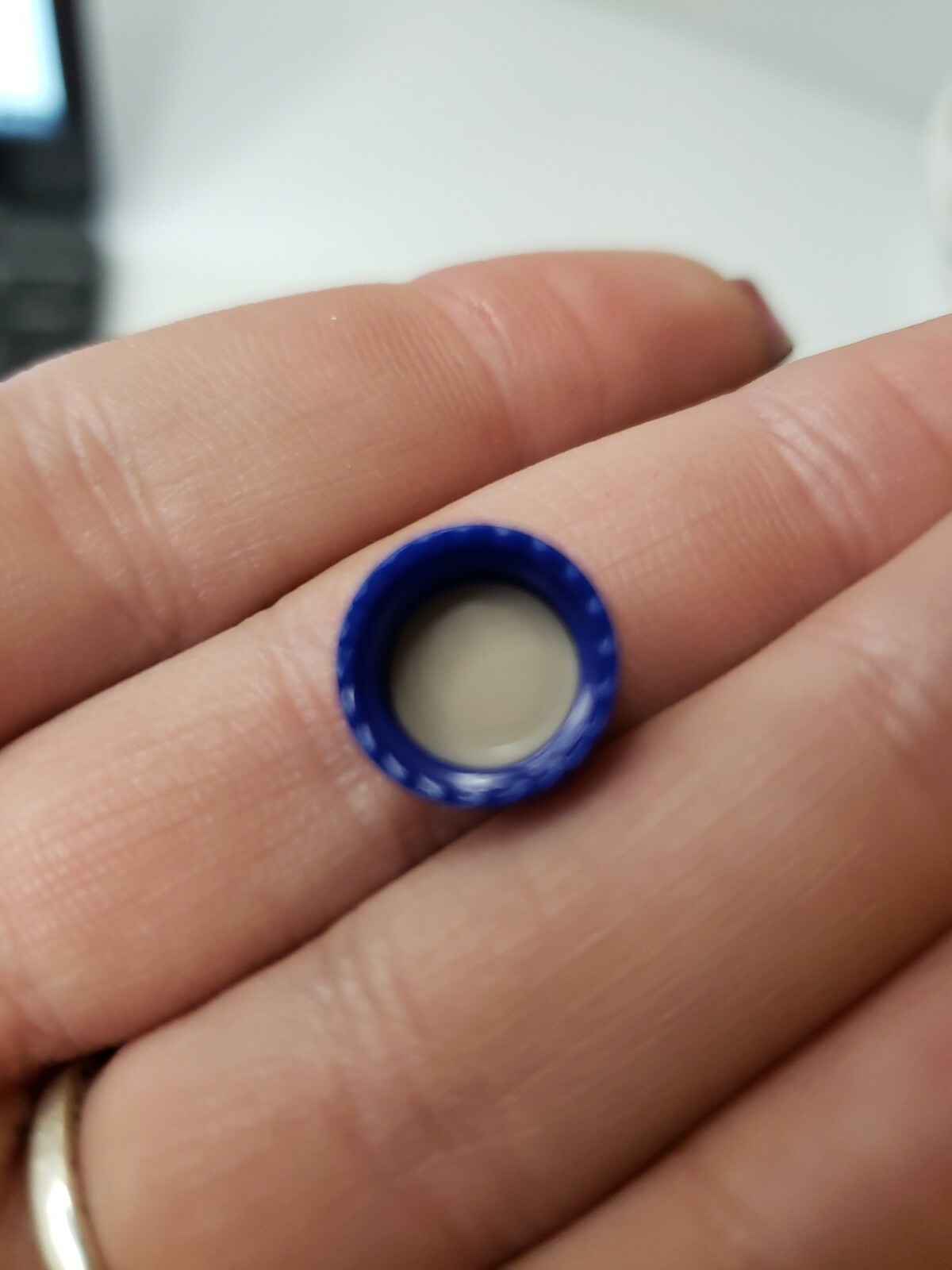 9MM Blue Screw Cap, PTFE/Silicone. One 100 Qnty Bag.