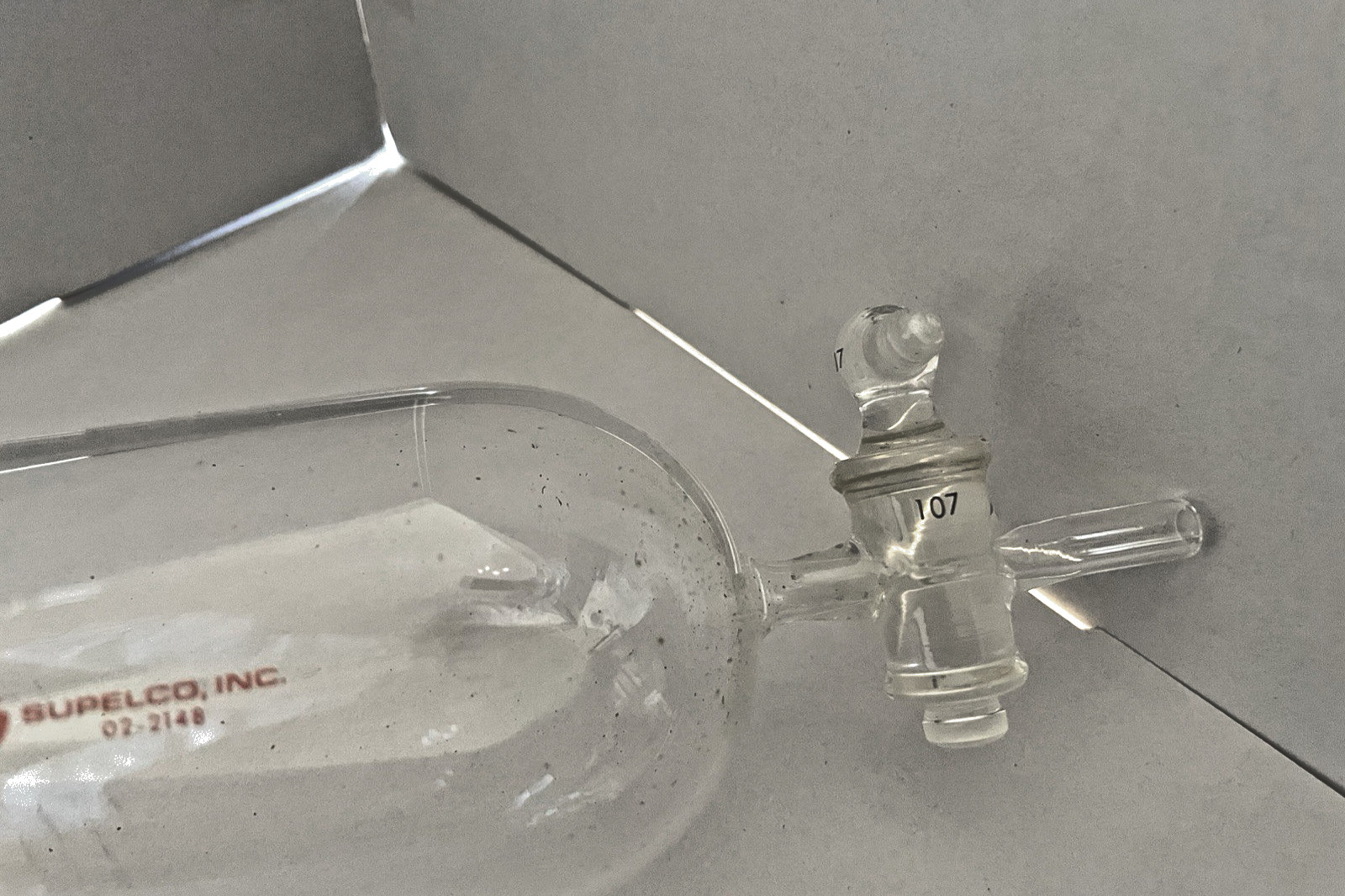 Supelco Gas Sampling Lab Bulb Model # 02-2148 w/ Glass Stopcocks – 250ML? – Used