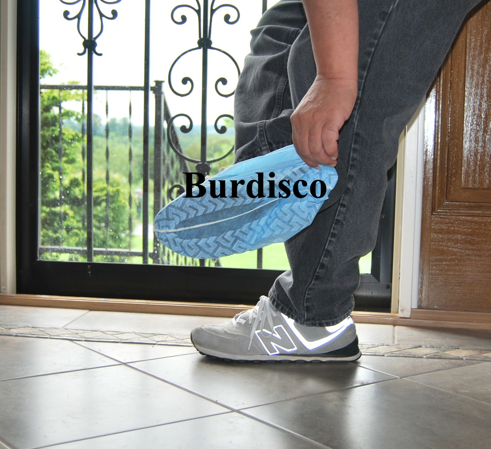 100 Non Skid Shoe Covers- Disposable Medical A-I-A Brand Up to Men’s Size 11