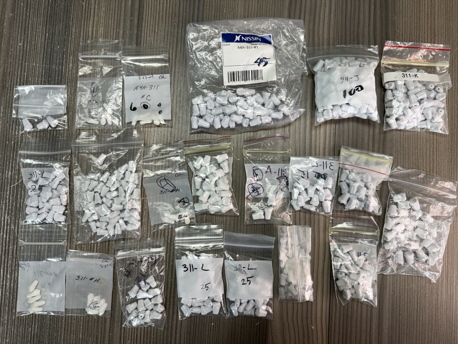Large Lot of 450 Genuine Nissin A4A-311 Pediatric Typodont Teeth
