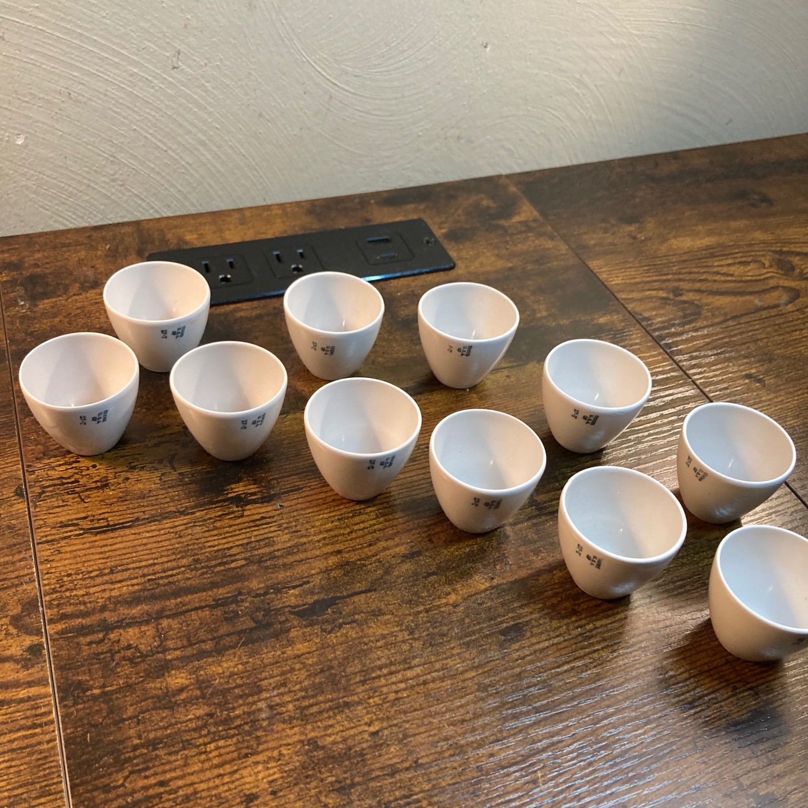 11pc Coors USA Porcelain Lab Crucibles 23007-1 White Ceramic 27-T Vtg Scientific
