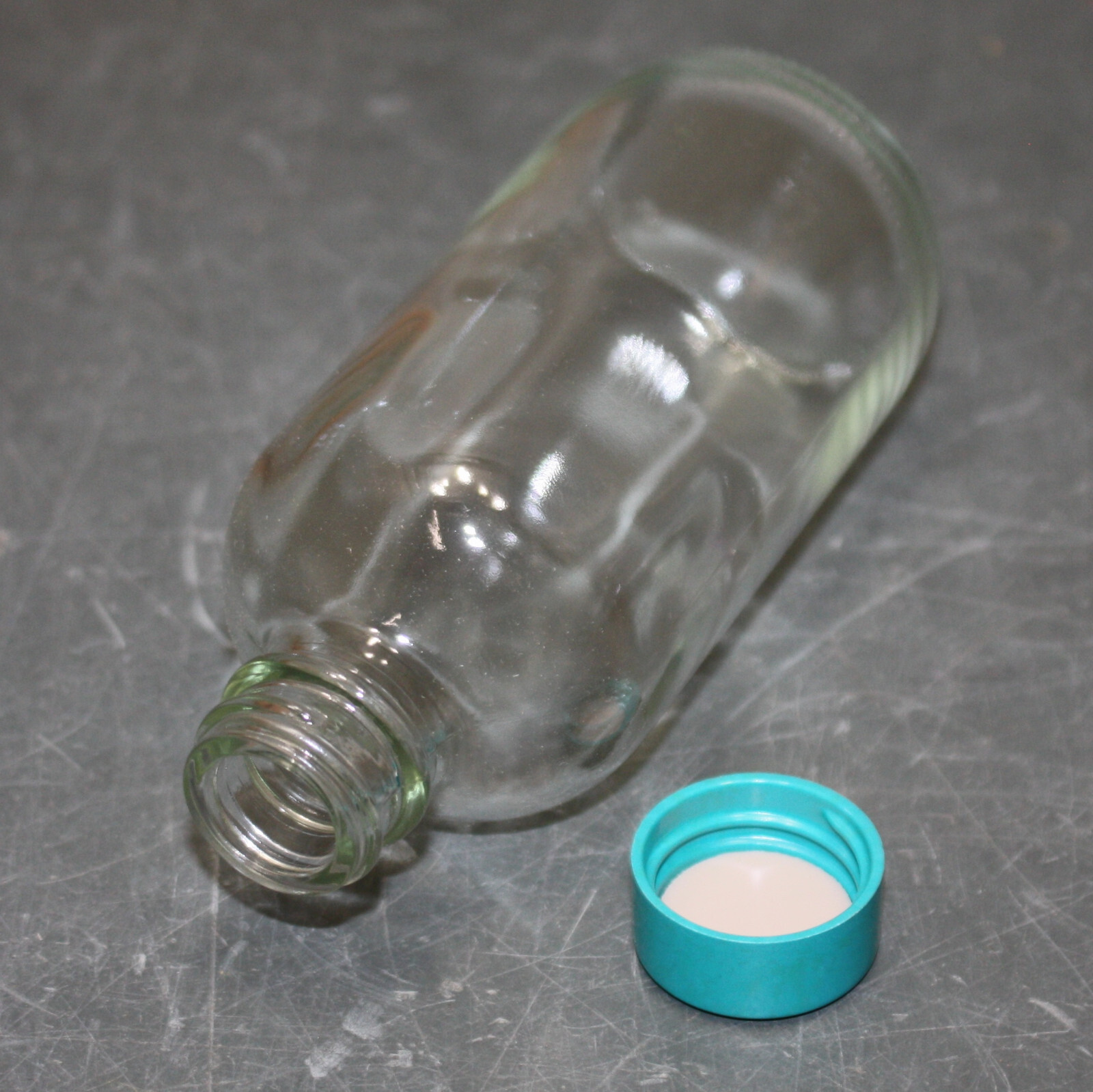 (24) Qorpak Glass Bottle & Cap GLC-01123, 120mL / 4 fl oz, Narrow, Boston Round