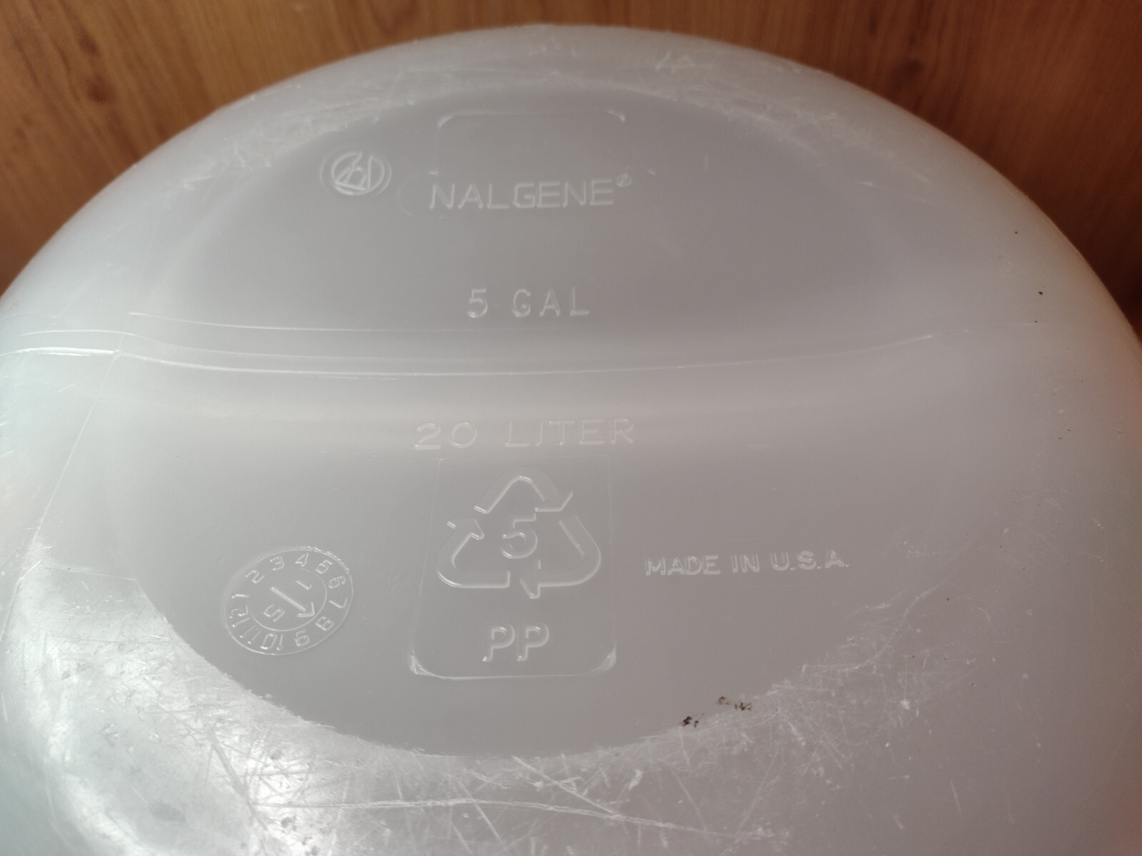 Nalgene 5 Gallon / 20 Liter Graduated Polypropylene Carboy with Handles and Lid