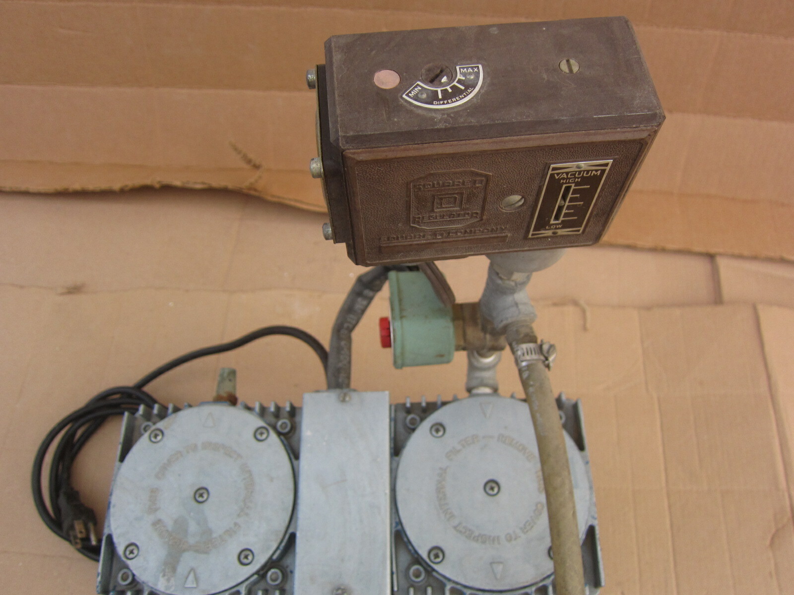Gast Mfg DAA-124A-EB 115V Vacuum Pump w Pressure Switch, Used
